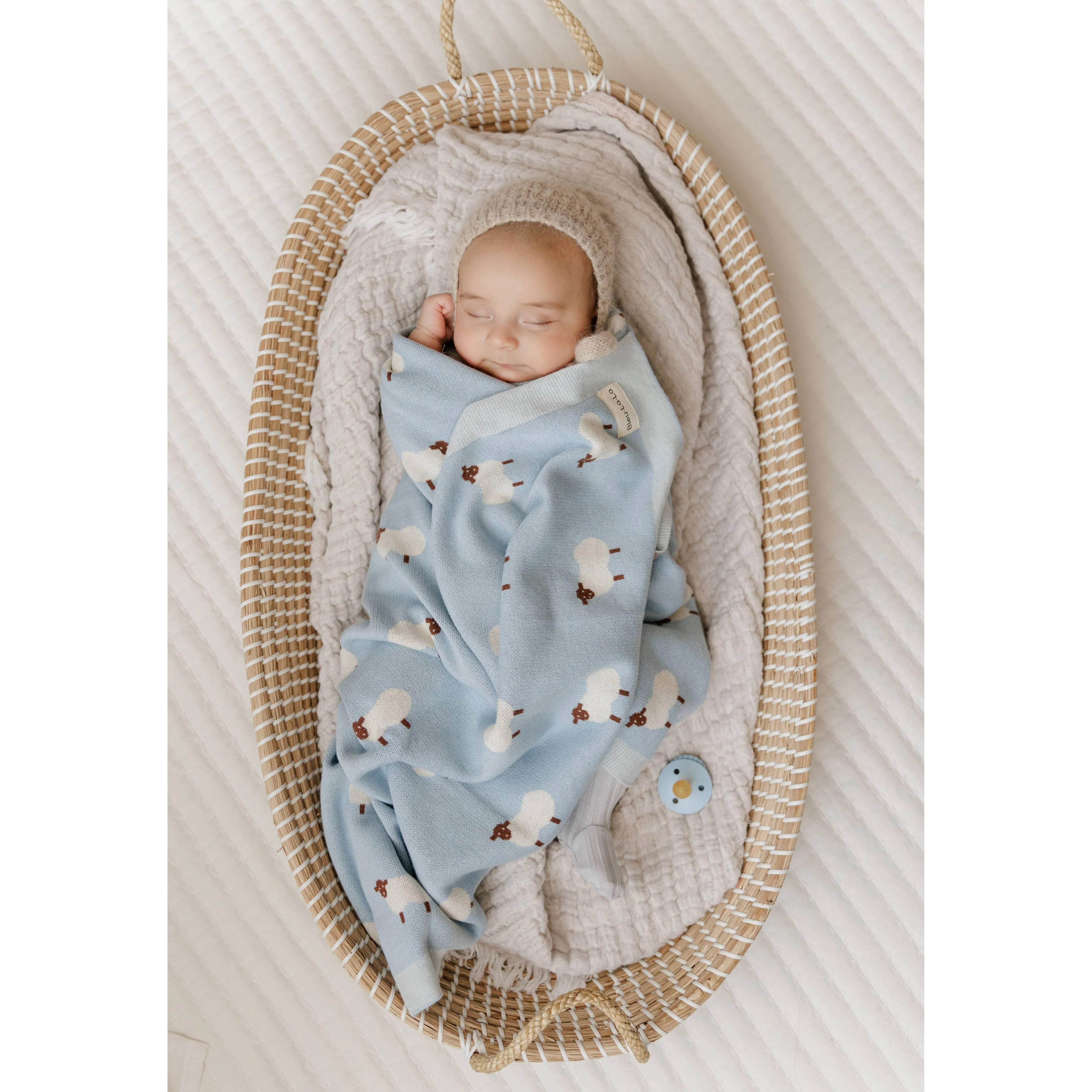 100% Luxury Cotton Receiving Swaddle Baby Blanket - Sheep: Ivory