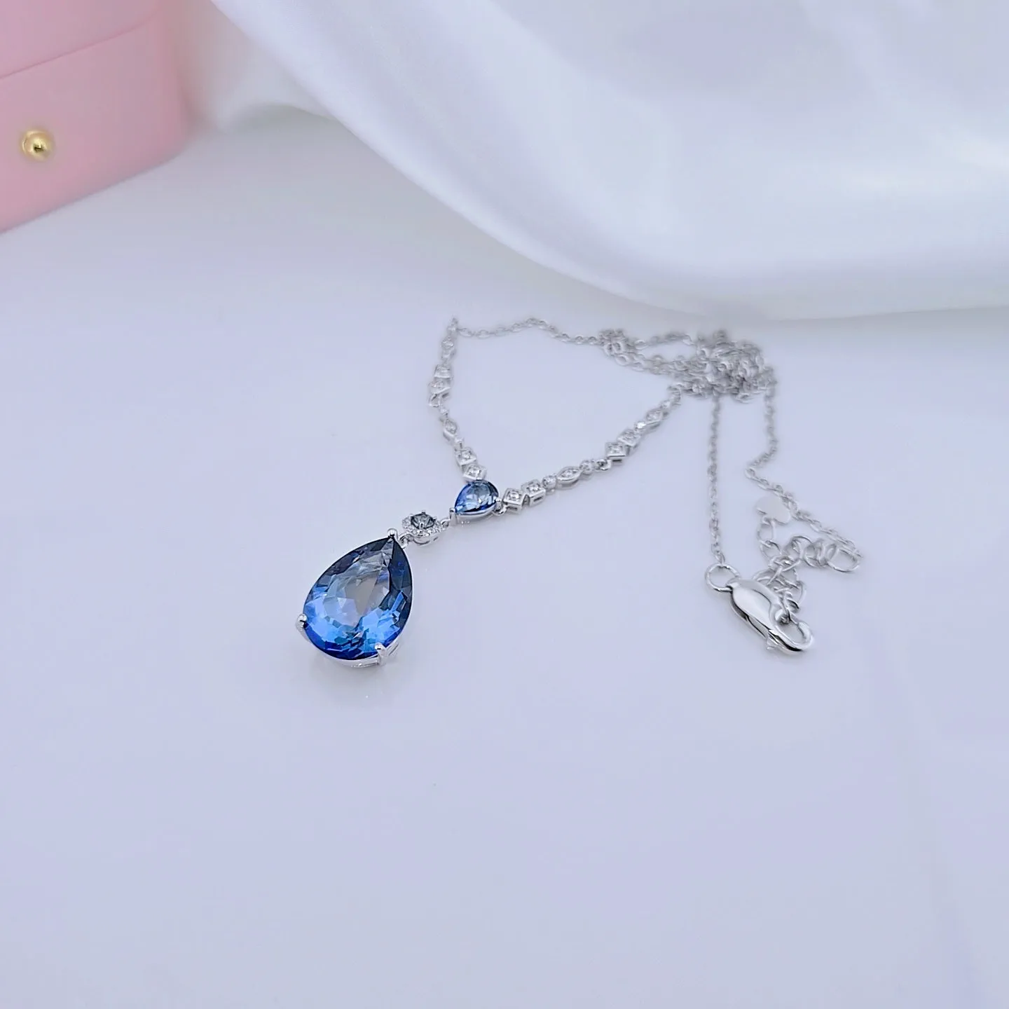 10.68C Natural Iolite Blue Mystic Quartz Pendant Necklace