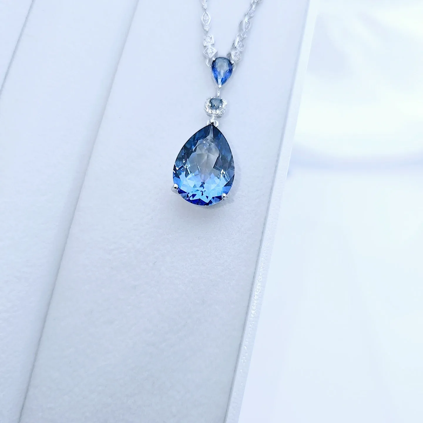 10.68C Natural Iolite Blue Mystic Quartz Pendant Necklace