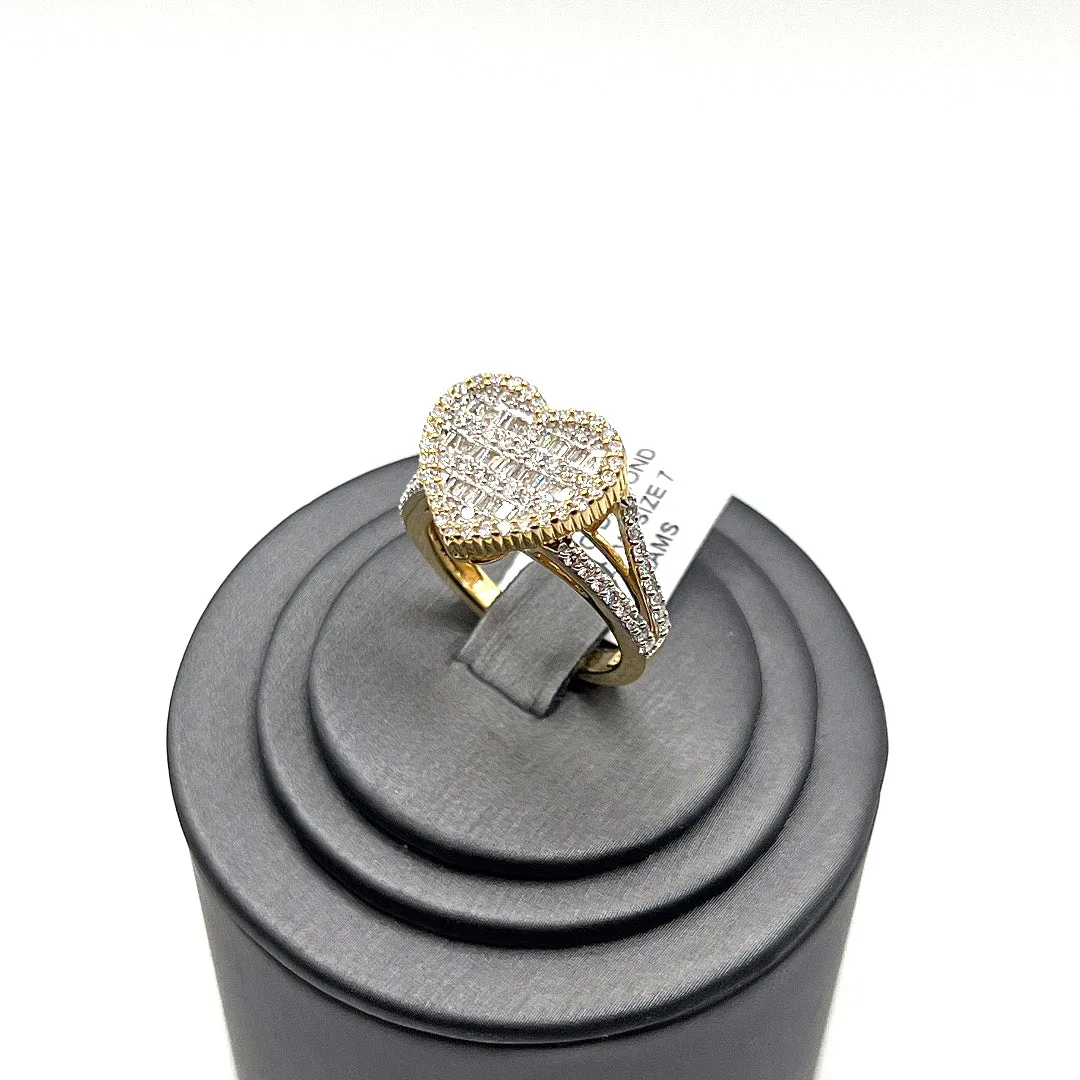 10KT DIAMOND HEART RING