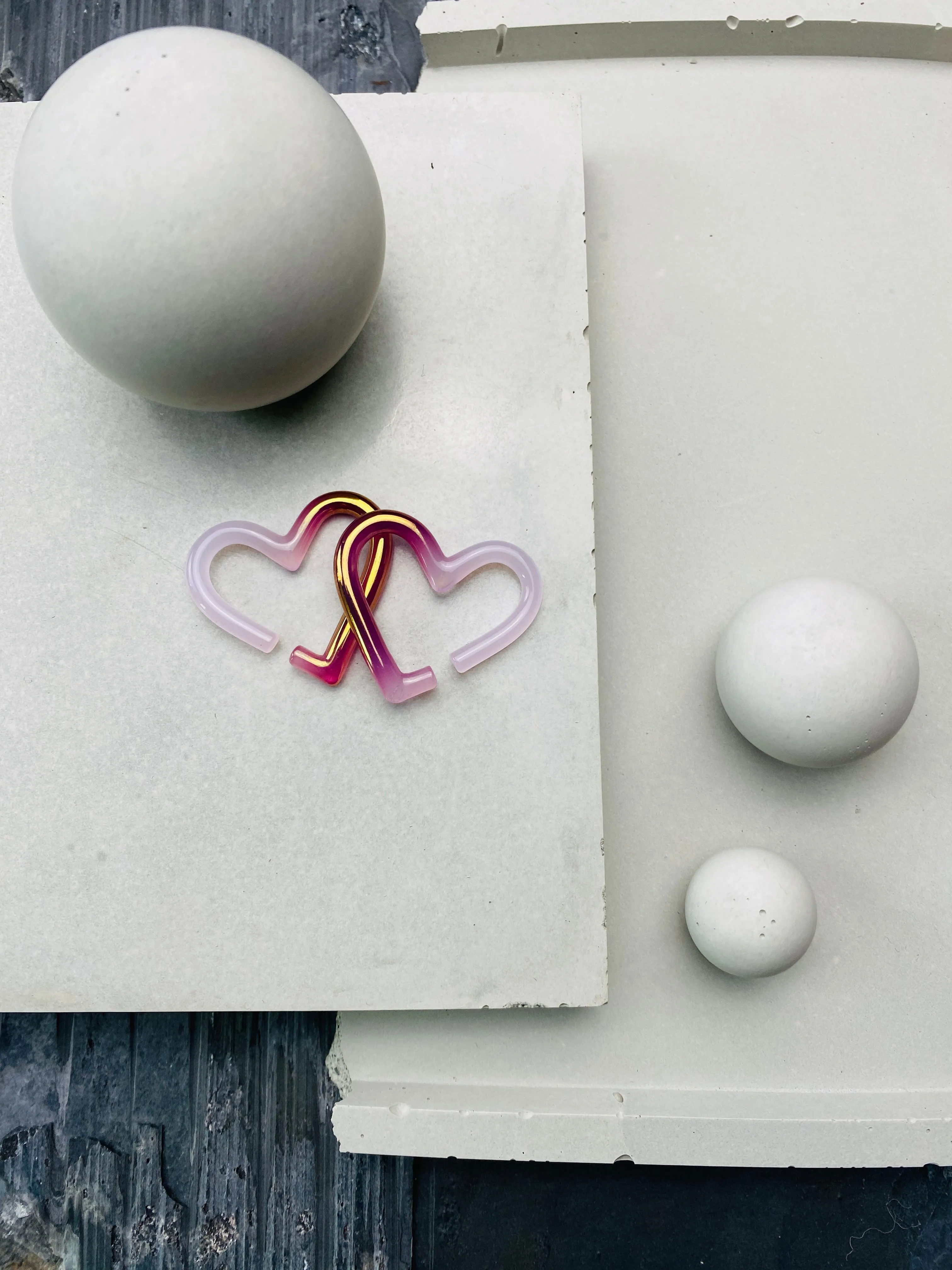 22K Gold & Rose Quartz | Mini Glass Hearts | 10G - 0G