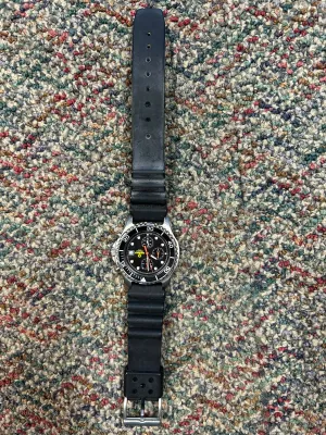 Apeks Chronograph Watch: Secondhand