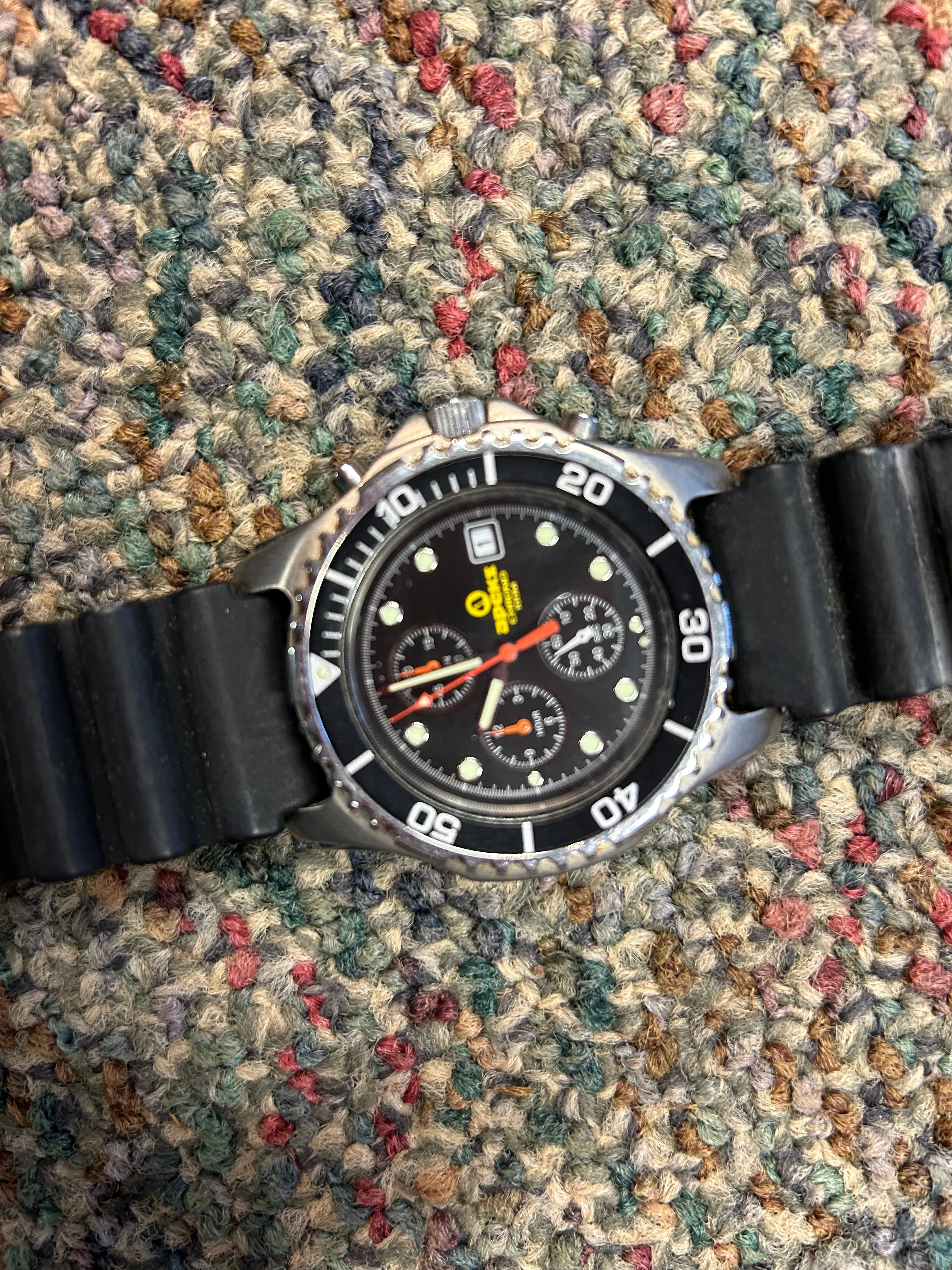 Apeks Chronograph Watch: Secondhand
