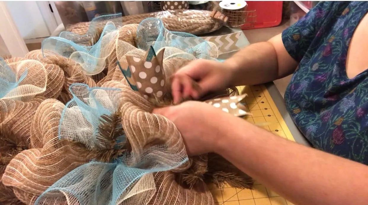 Beach Burlap Wreath Tutorial - Digital Video, How To Video, Sandy Feet Welcome Wreath