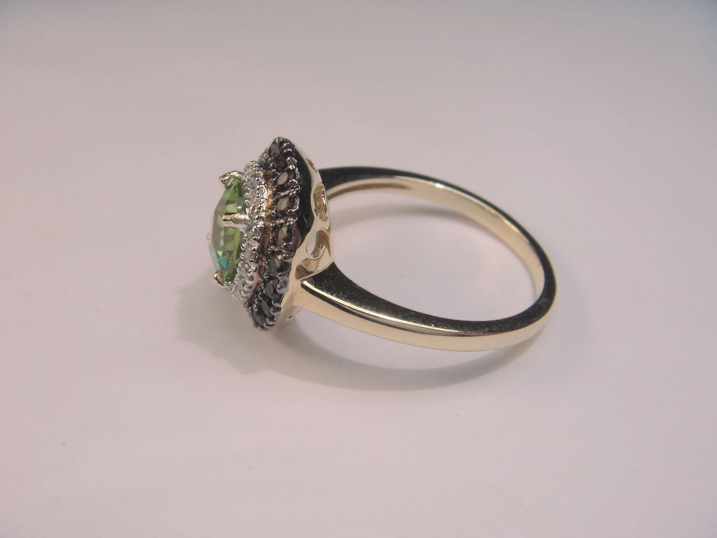 Beautiful 14K Yellow Gold Peridot Smokey Quartz Diamond Ring Band