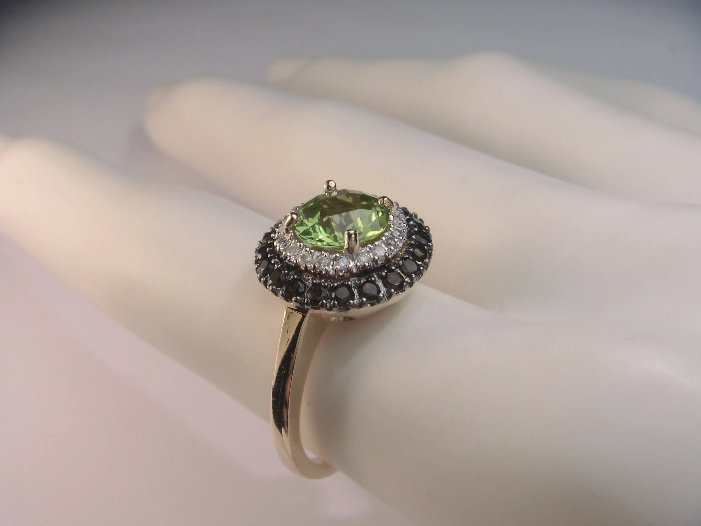 Beautiful 14K Yellow Gold Peridot Smokey Quartz Diamond Ring Band