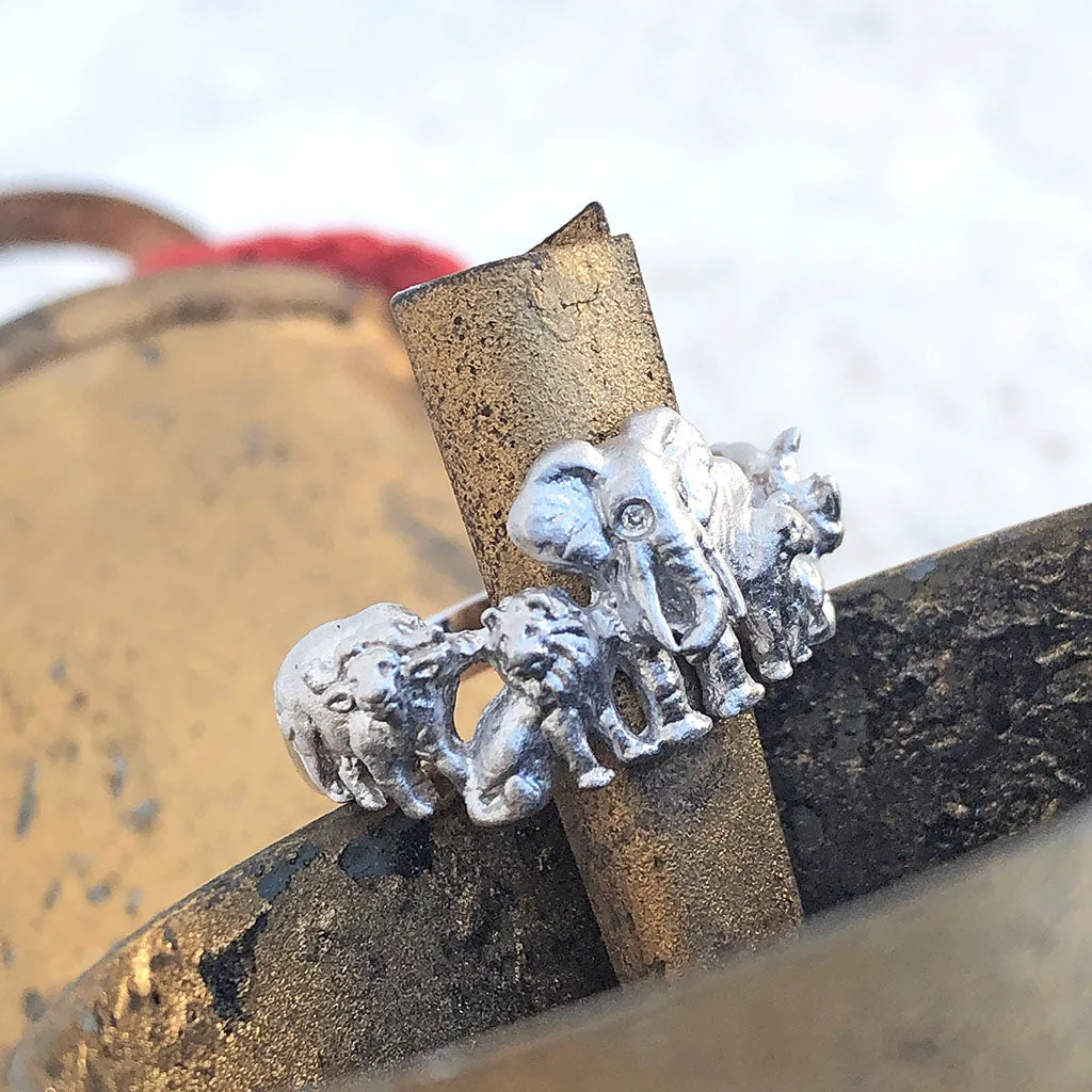 Big 5 Relief Ring in White Gold
