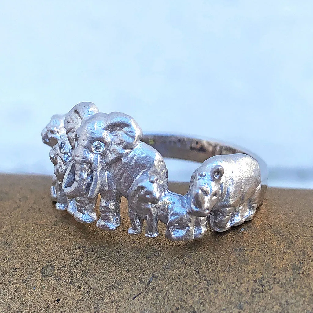 Big 5 Relief Ring in White Gold
