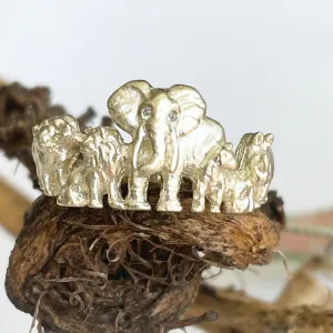 Big 5 Relief Ring in Yellow Gold