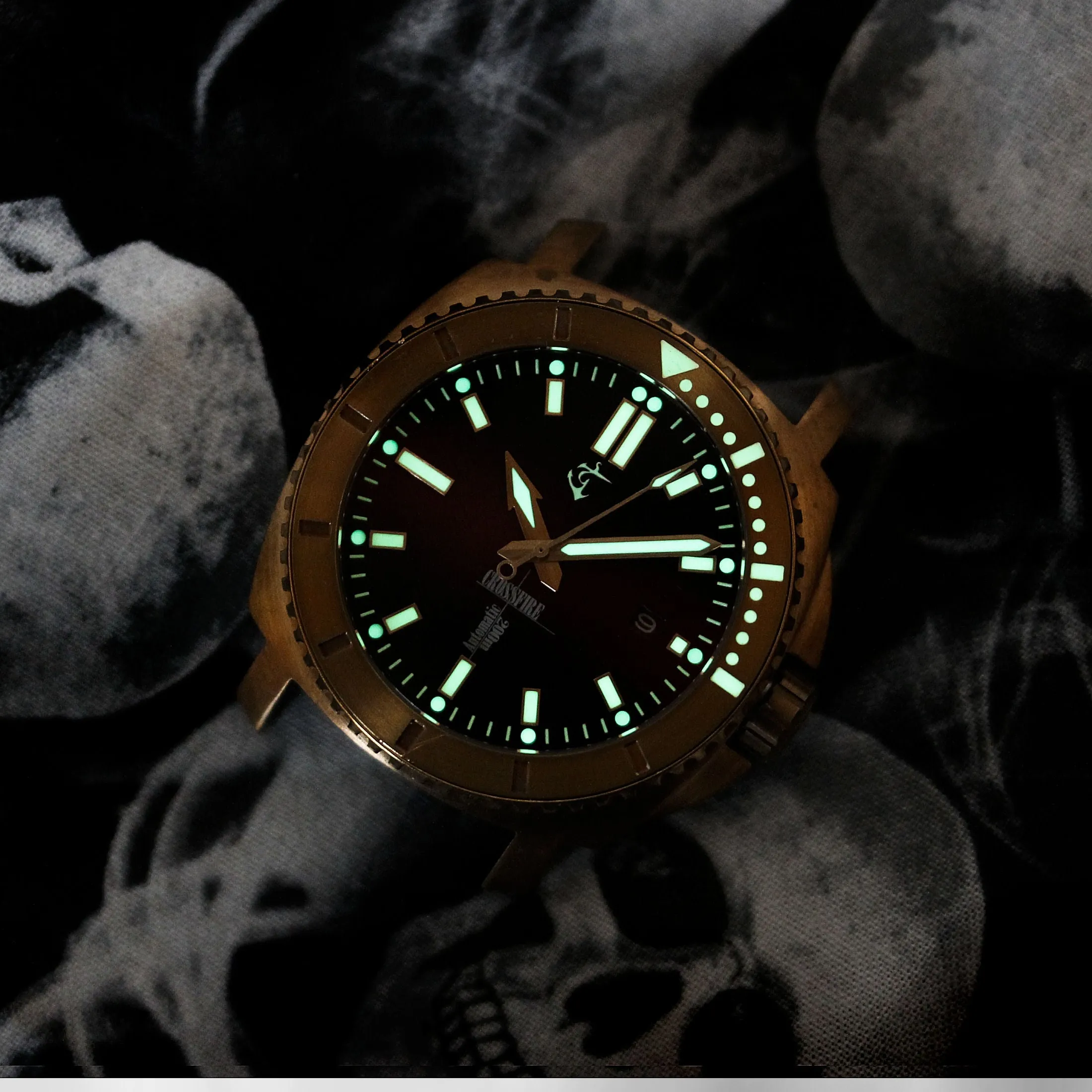 Bronze Crossfire - Red-Black Gradient