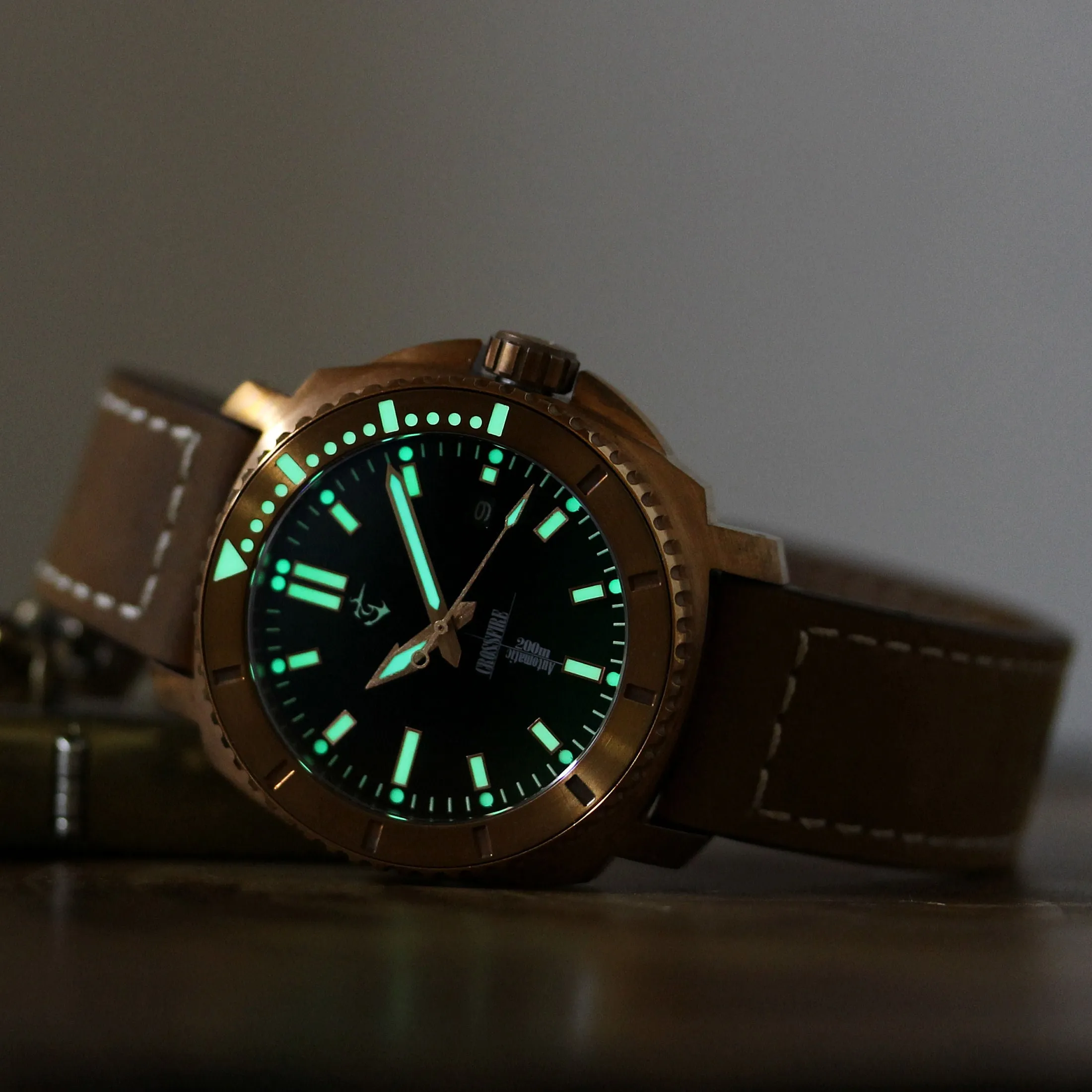 Bronze Crossfire - Red-Black Gradient