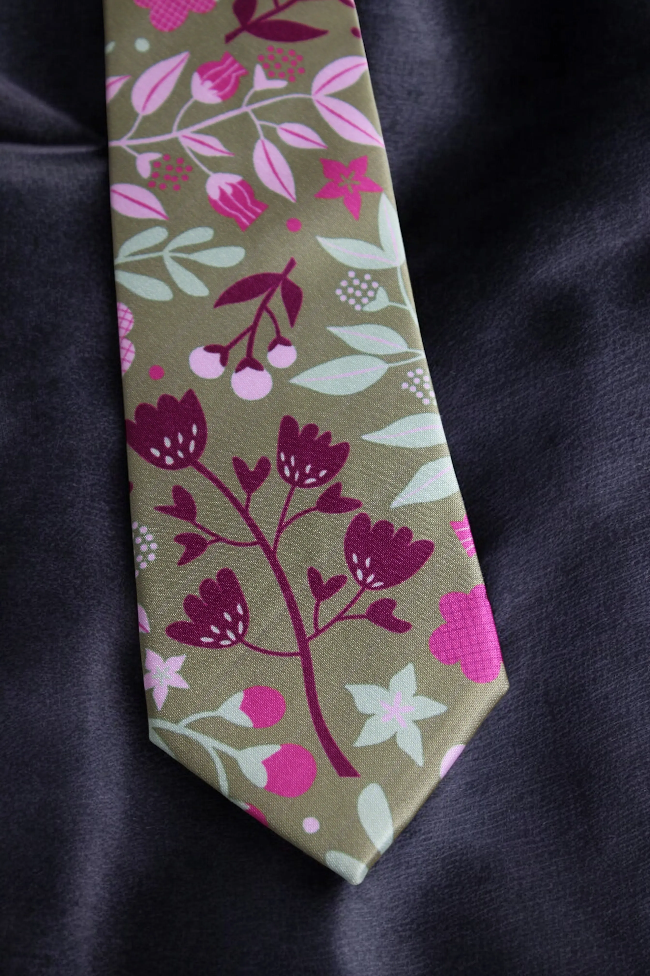 Brown & Pink Floral Tie With Pocket Square