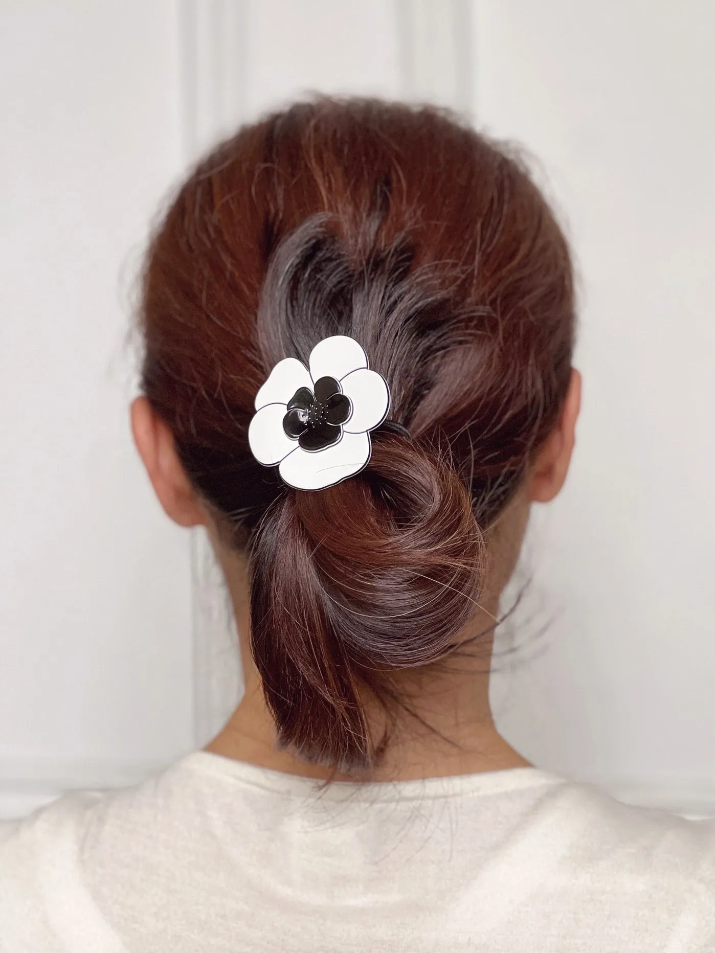 Camellia Pearl Ivory Black Hair Tie