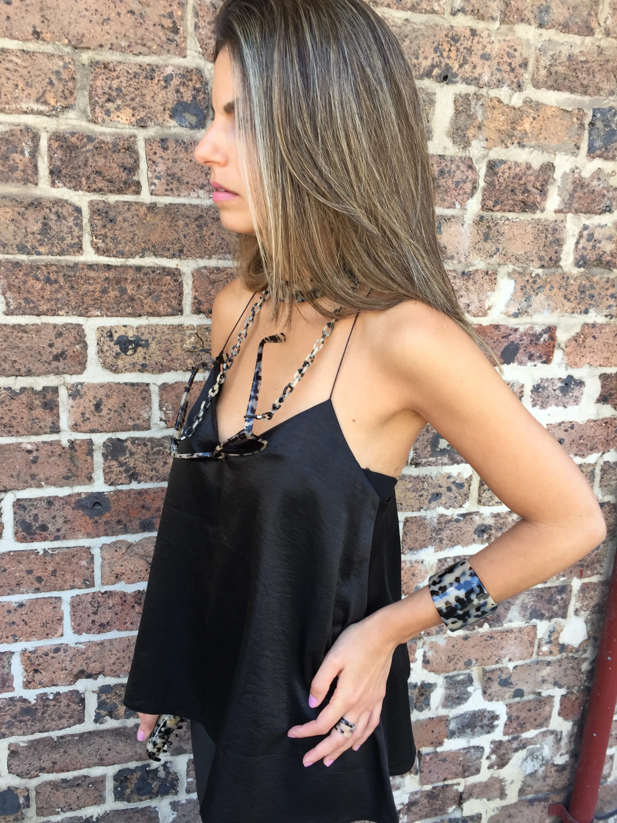 Classic Dark Tortoiseshell Sunglasses Chain