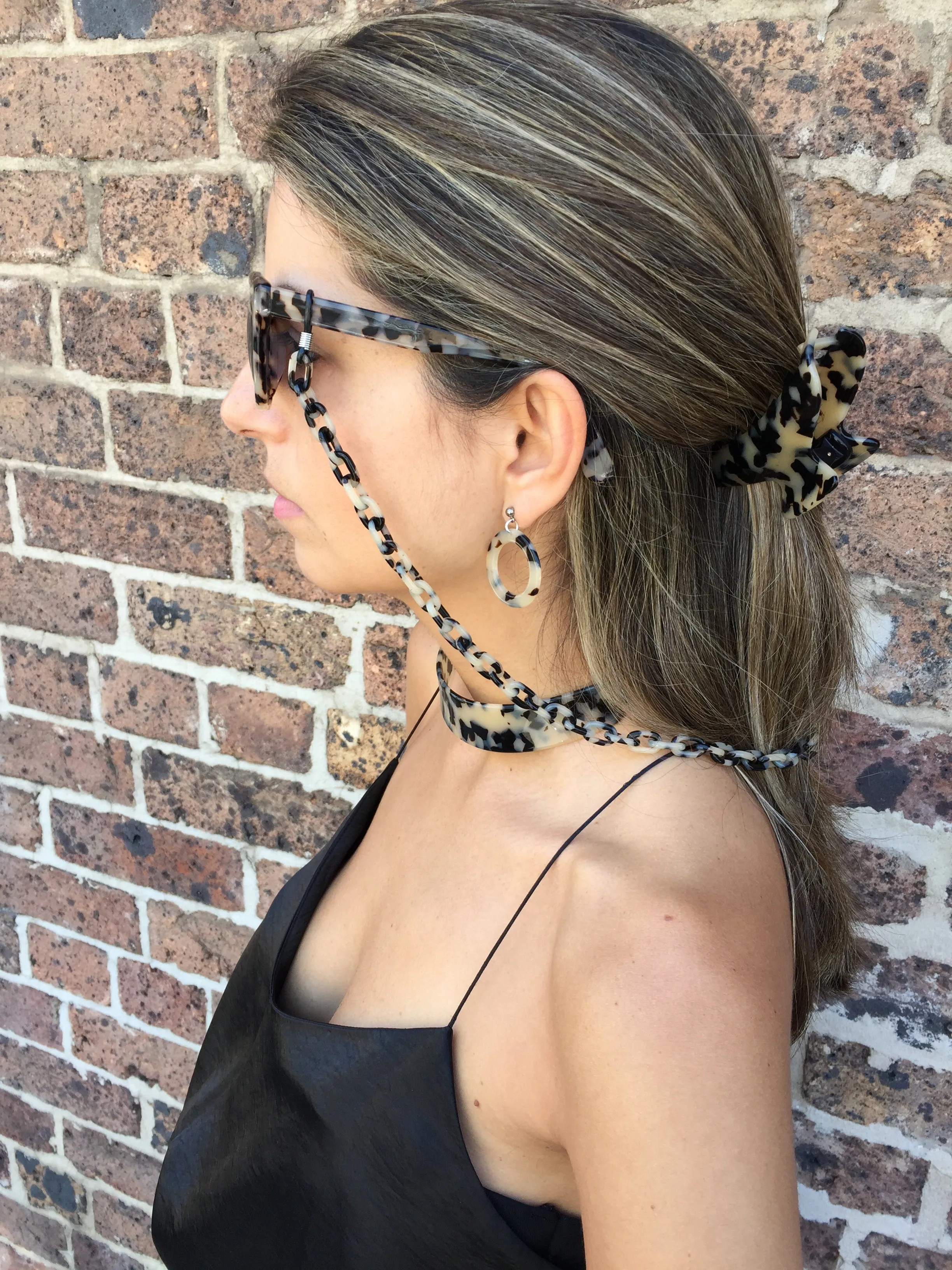 Classic Onyx Sunglasses Chain