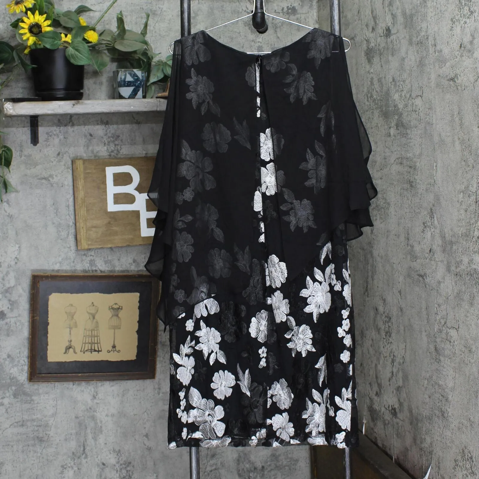 Connected Apparel Womens Plus Size Embroidered Chiffon Overlay Dress TJC80628L1