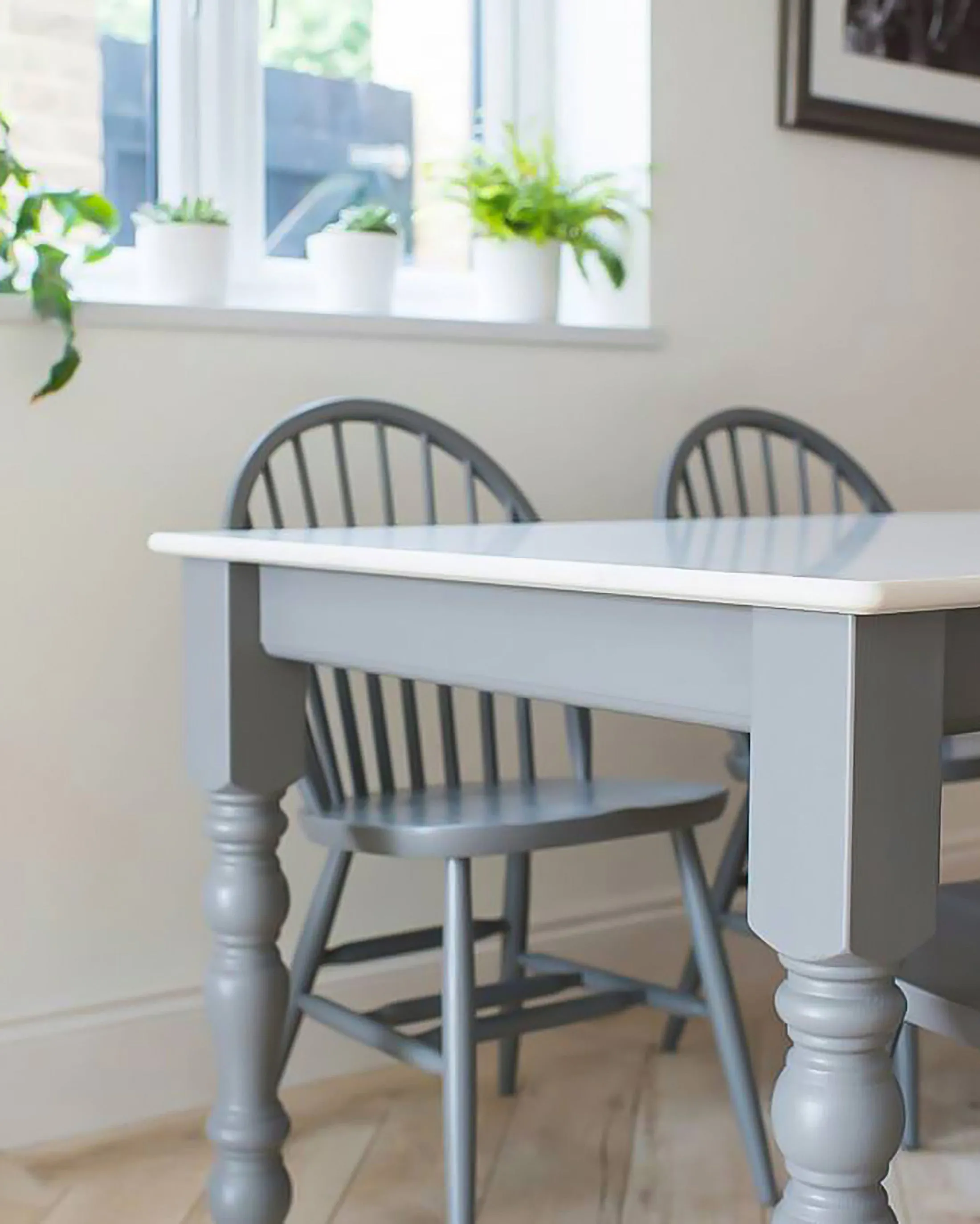Contemporary Quartz Dining Table