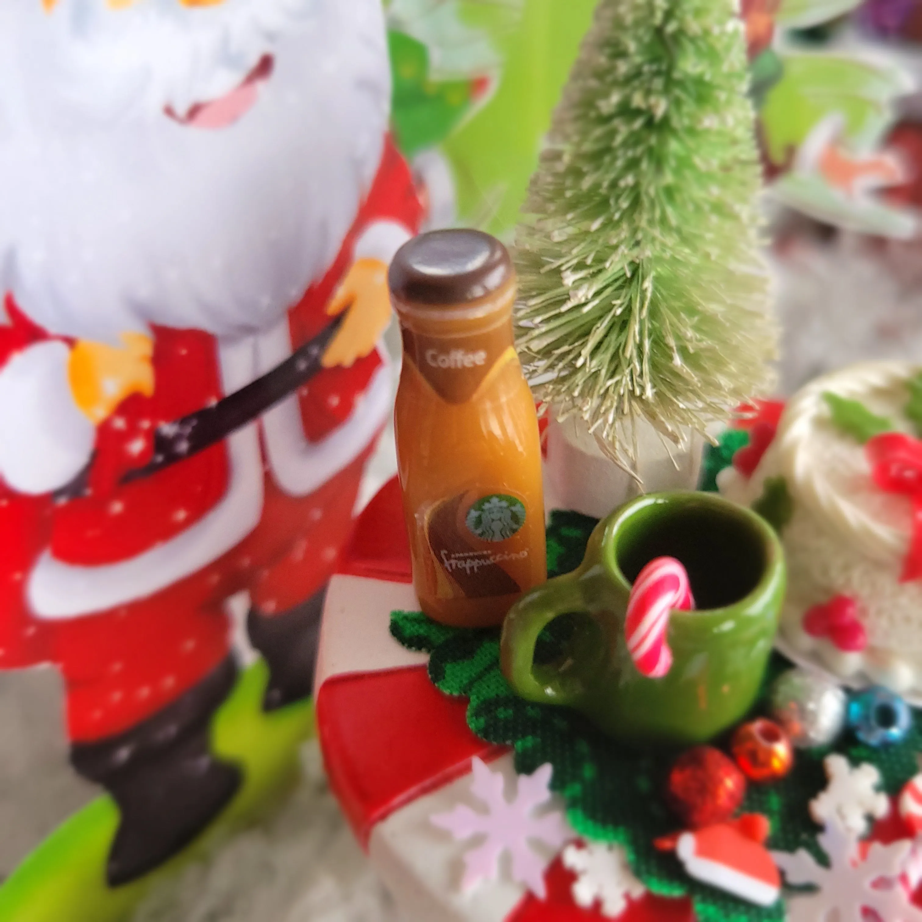 Day 29~🎅Fairy Lights and Christmas Delights-A Holly Cake Delight
