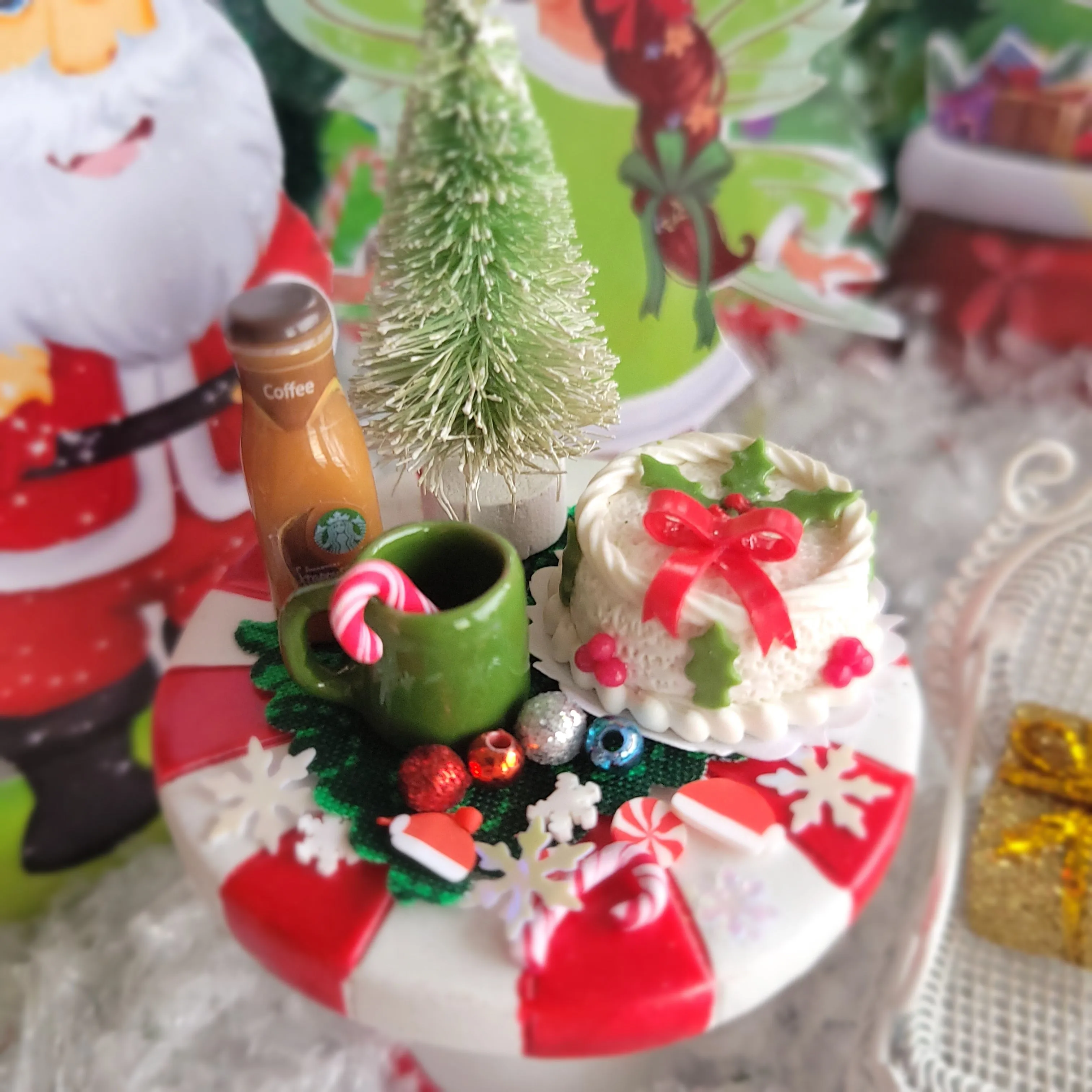Day 29~🎅Fairy Lights and Christmas Delights-A Holly Cake Delight