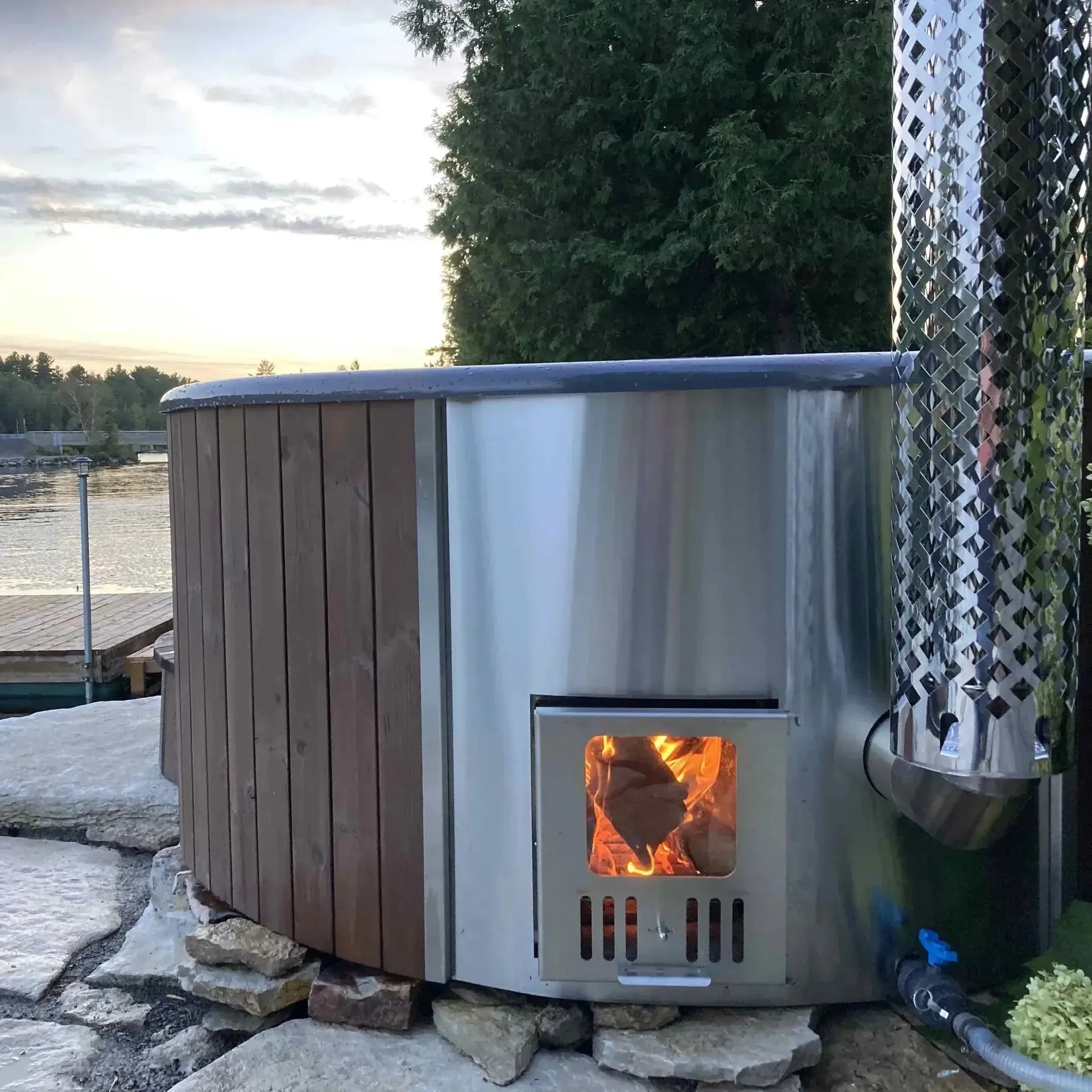 Deluxe Wood Fired Hot Tub With Liner - Limited Black Edition