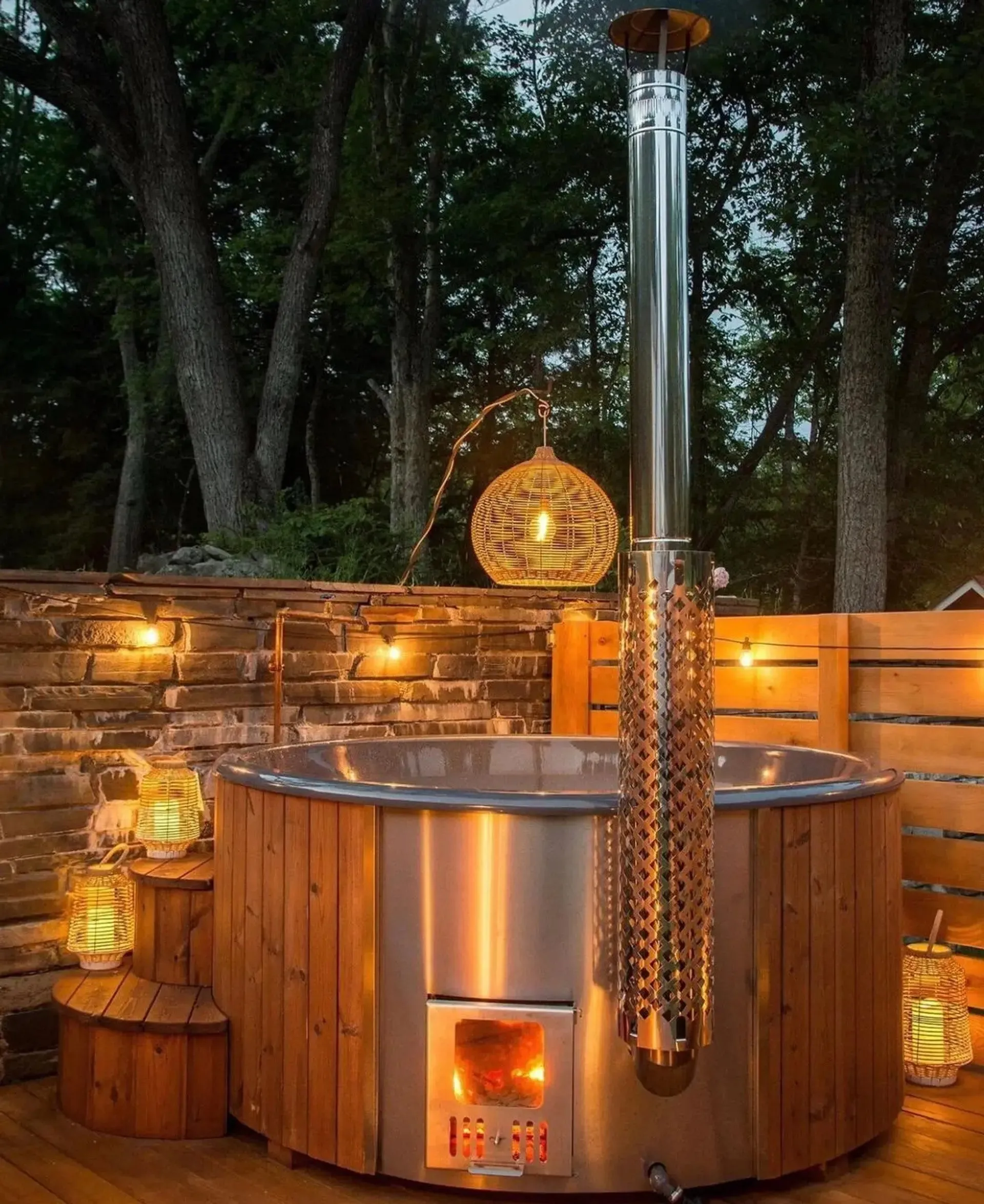 Deluxe Wood Fired Hot Tub With Liner - Limited Black Edition
