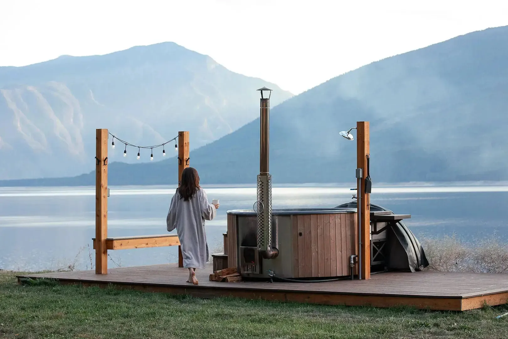Deluxe Wood Fired Hot Tub With Liner - Limited Black Edition