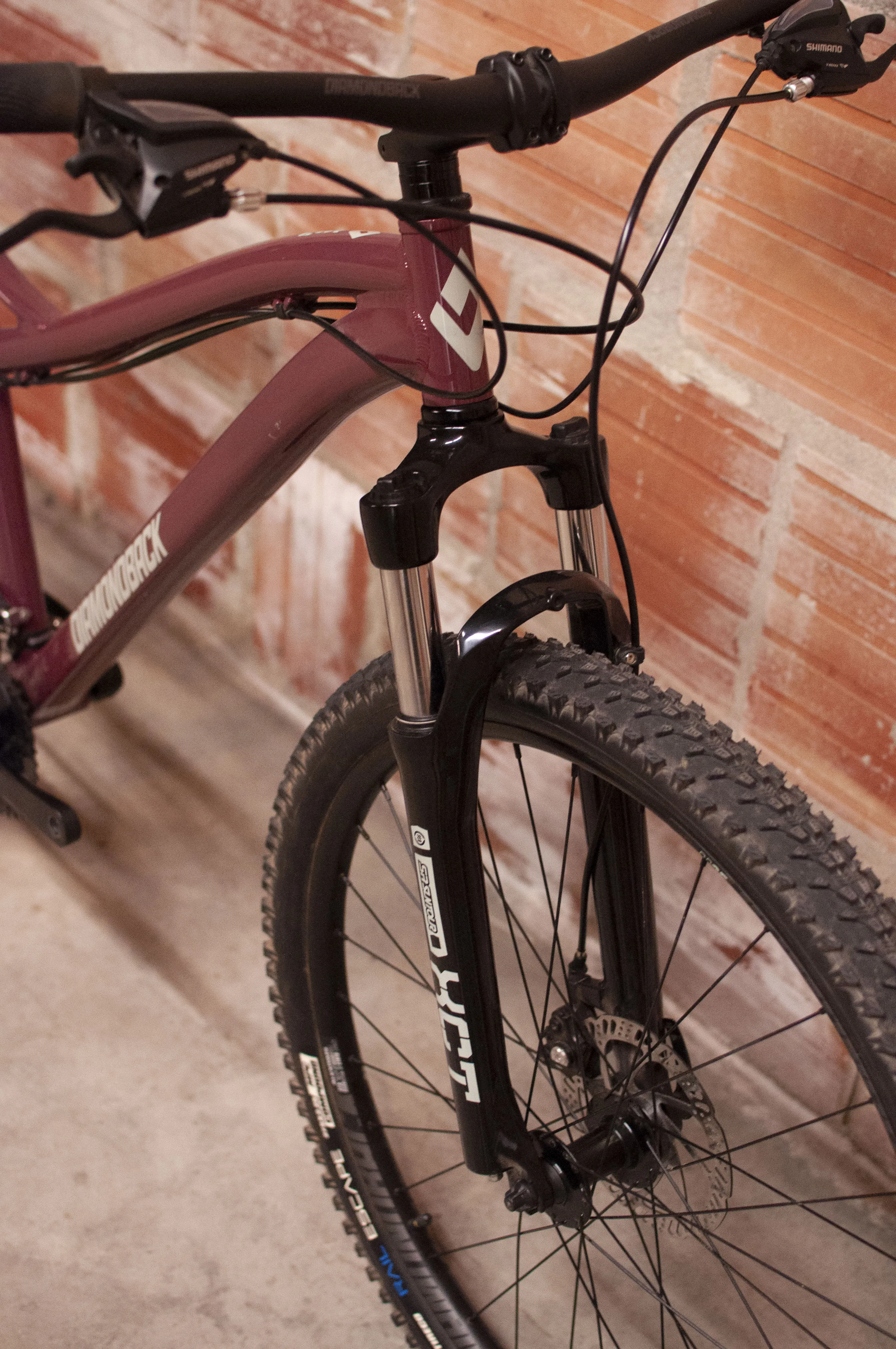 Diamondback Lux 1 Aluminum Women's Crosscountry/Hardtail Mountain Bike, Maroon, M