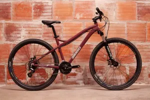 Diamondback Lux 1 Aluminum Women's Crosscountry/Hardtail Mountain Bike, Maroon, M