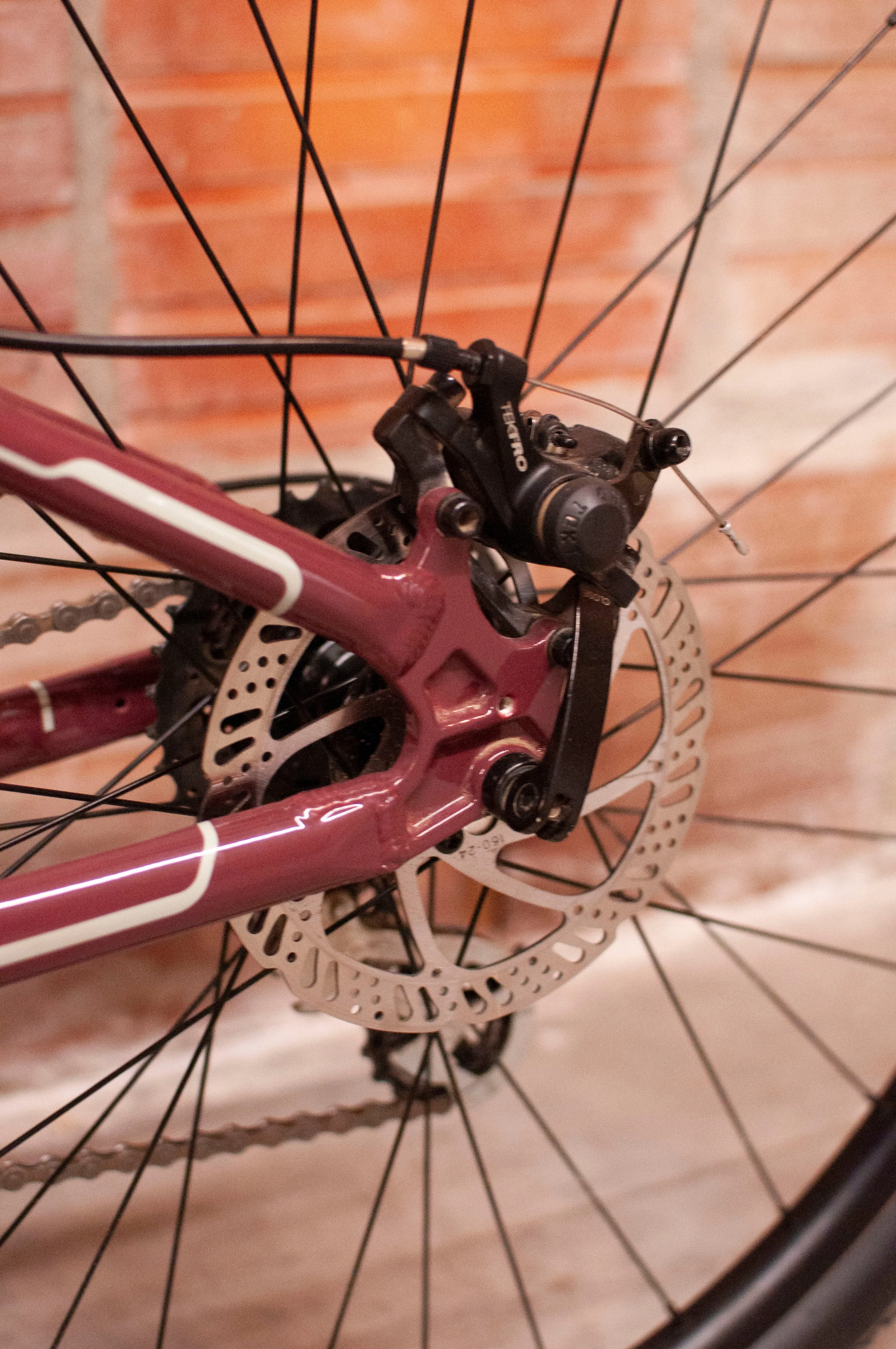 Diamondback Lux 1 Aluminum Women's Crosscountry/Hardtail Mountain Bike, Maroon, M