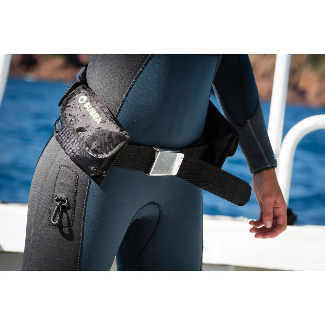 Diving weight belt with soft pockets for lead weights