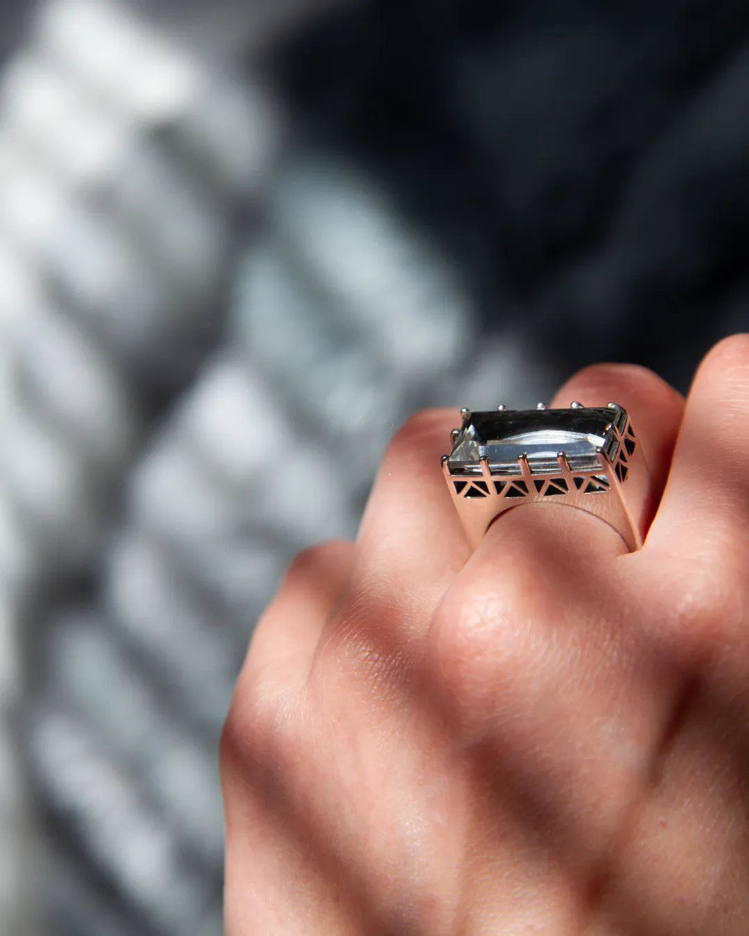 EAST WEST STATEMENT RING | CLEAR QUARTZ