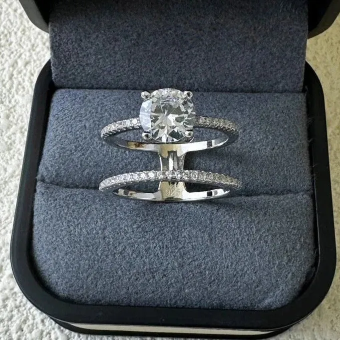 Elegant 1.25 Ct Round Cut Diamond Engagement Ring