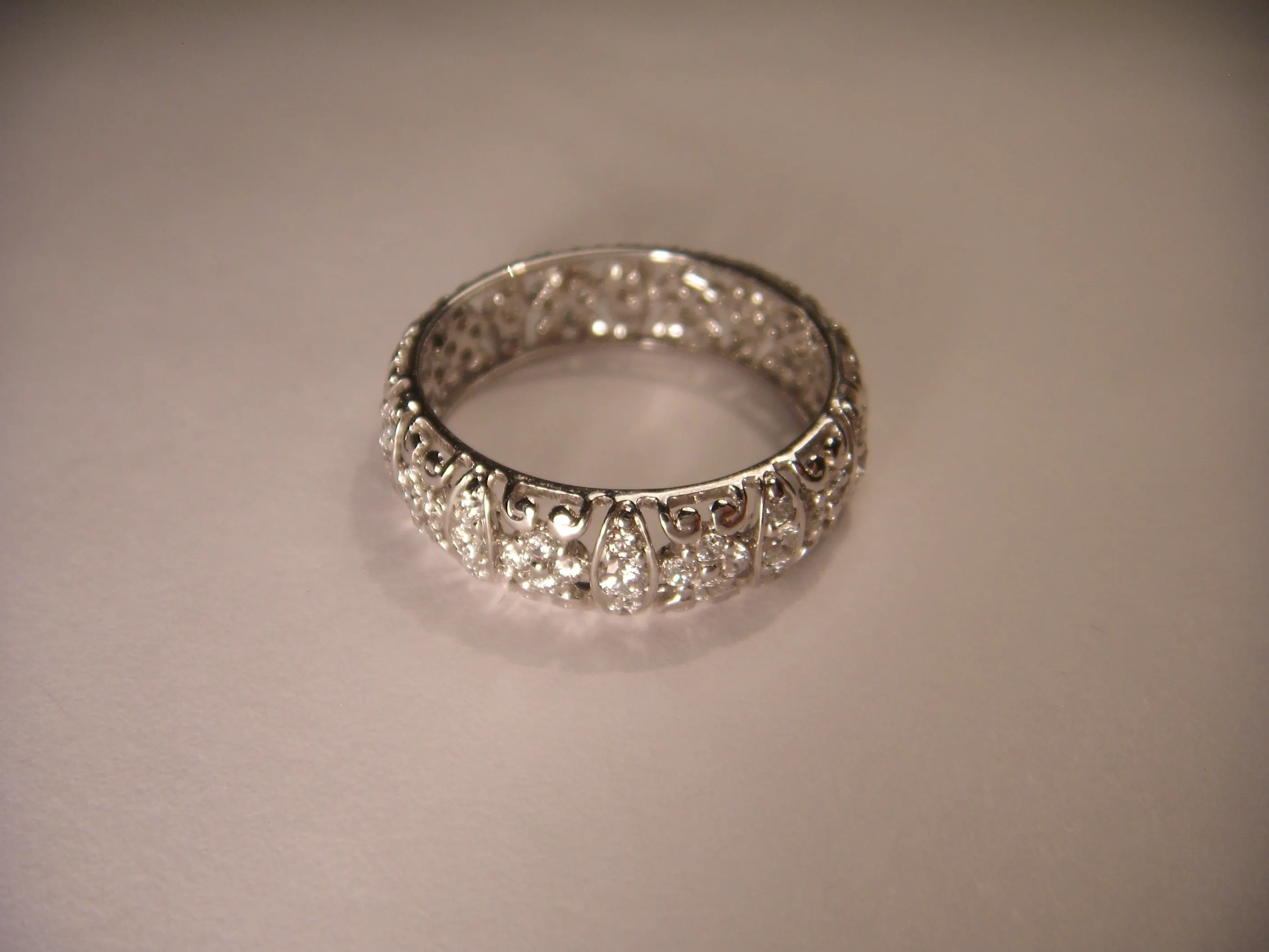 Elegant 14K White Gold Diamond Eternity Infinity Wedding Band Ring