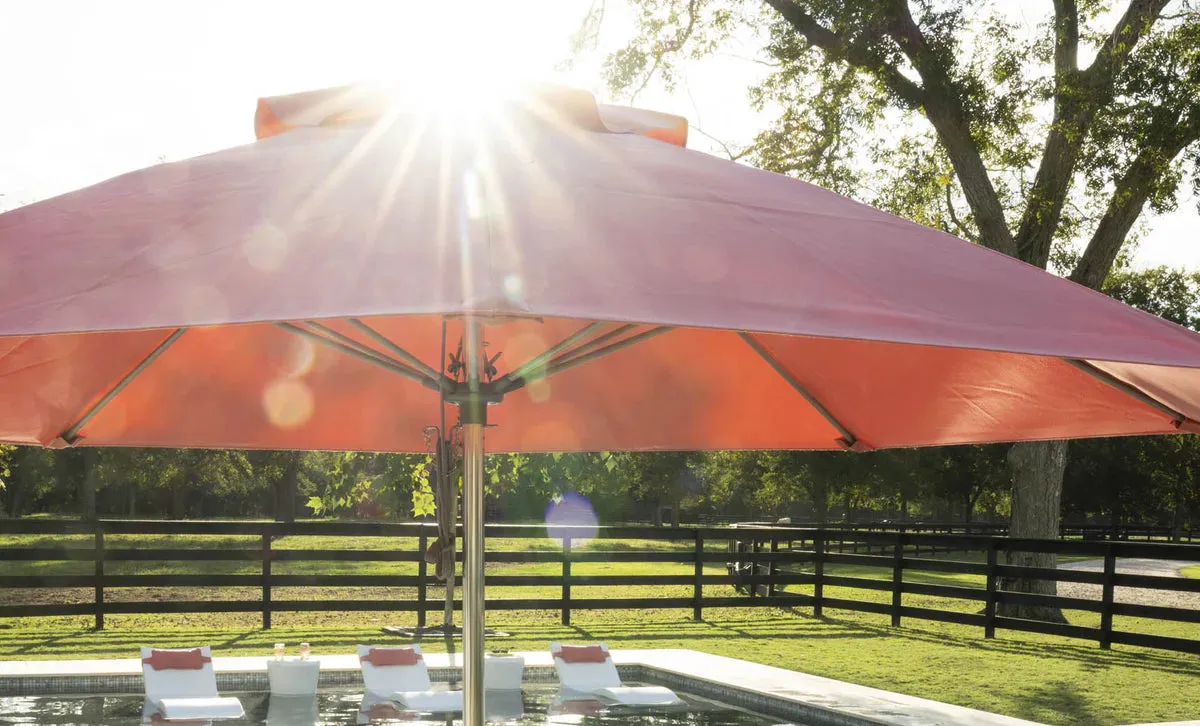ESSENTIAL FIBERGLASS UMBRELLA - 6.5' SQUARE PULLEY