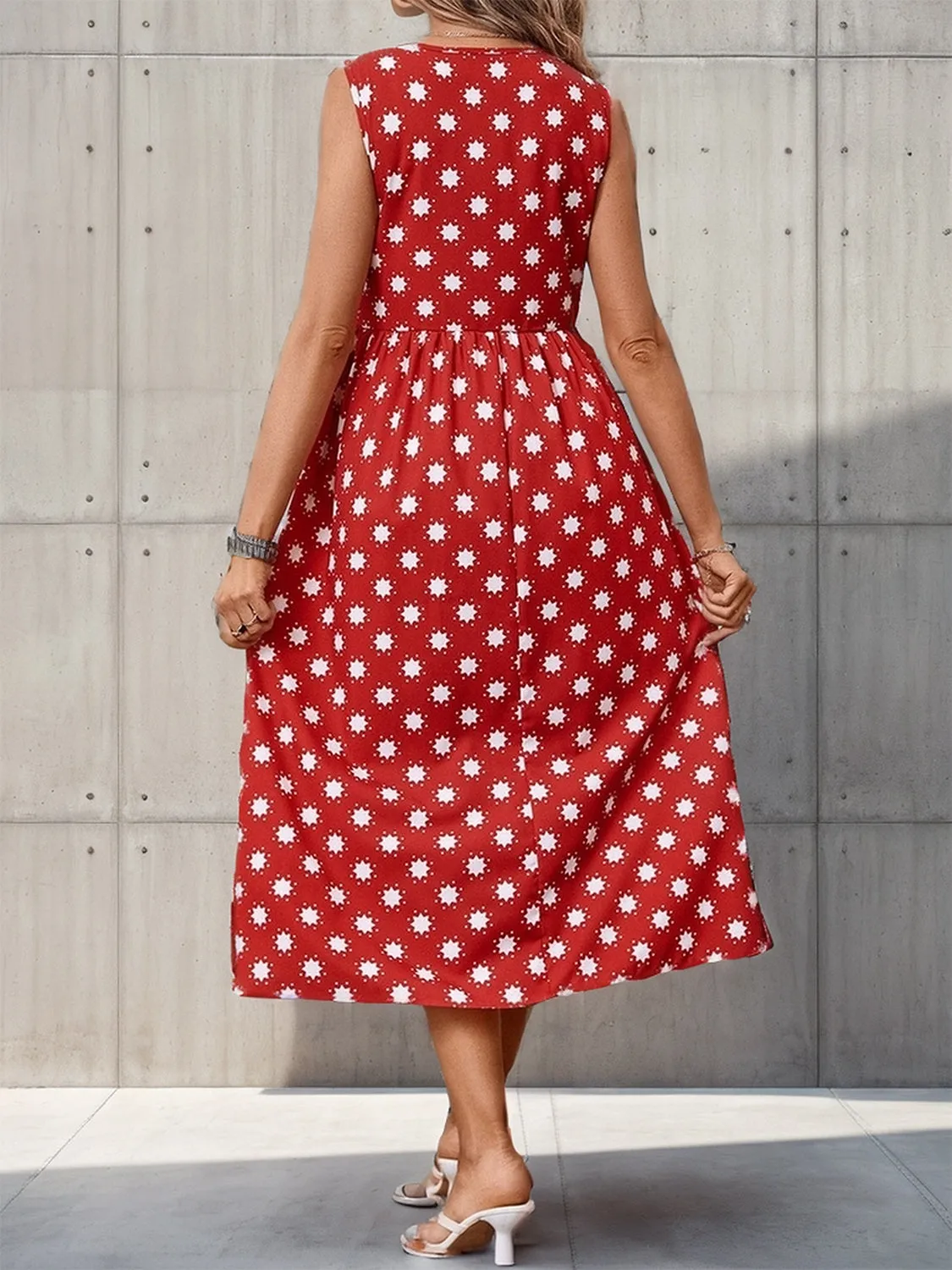 Evelynn Printed V-Neck Sleeveless Midi Dress