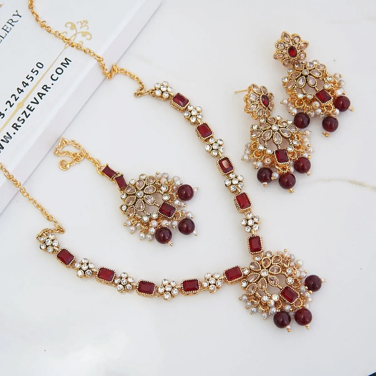 Falak Necklace Gemstones Set