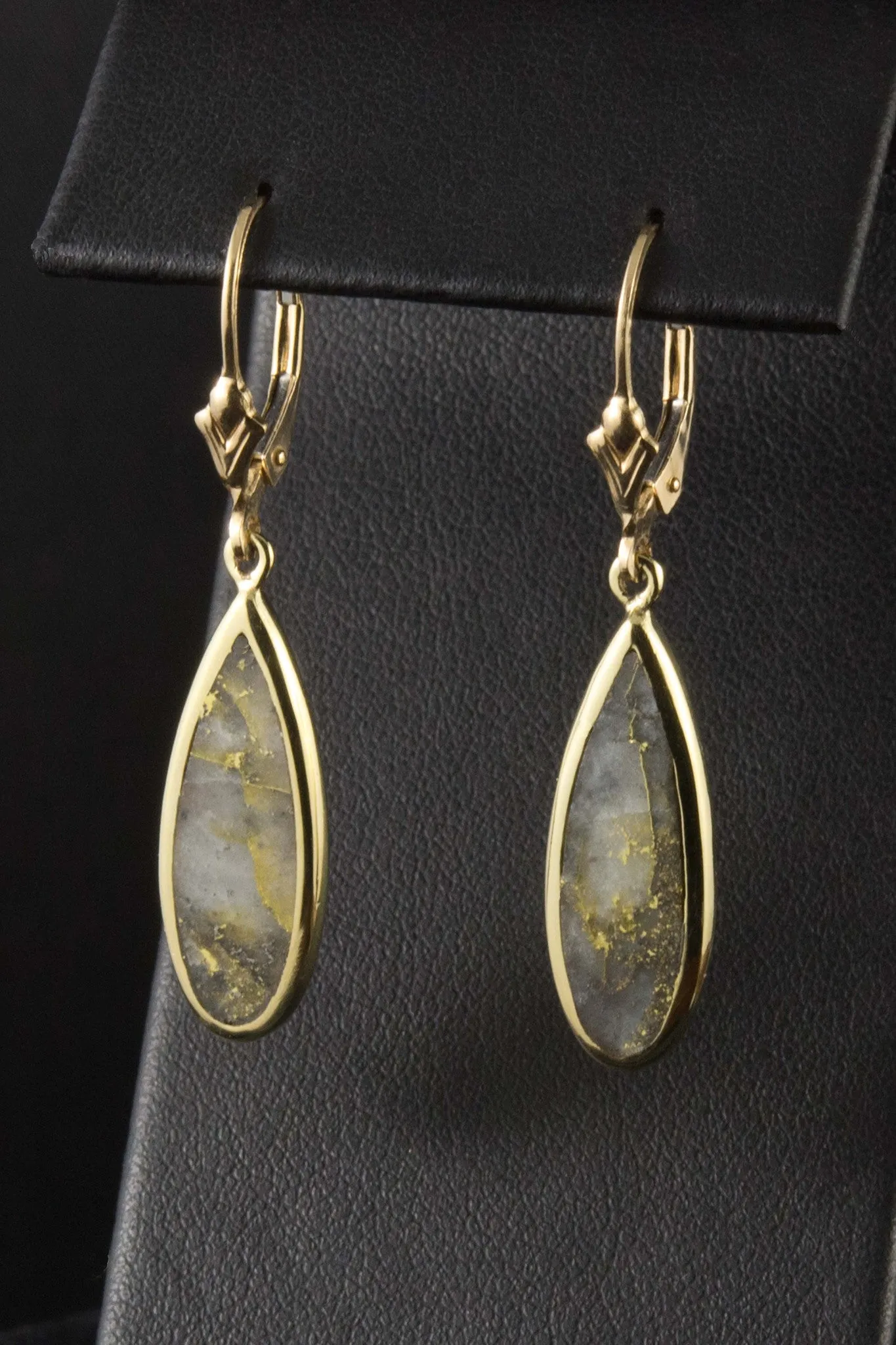 Gold in Quartz Drop Earrings in 18kt Gold