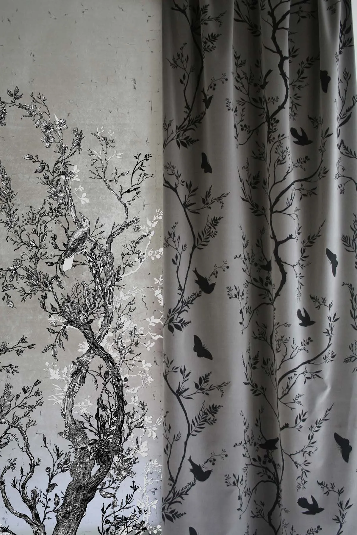 golden oriole wallpaper panels