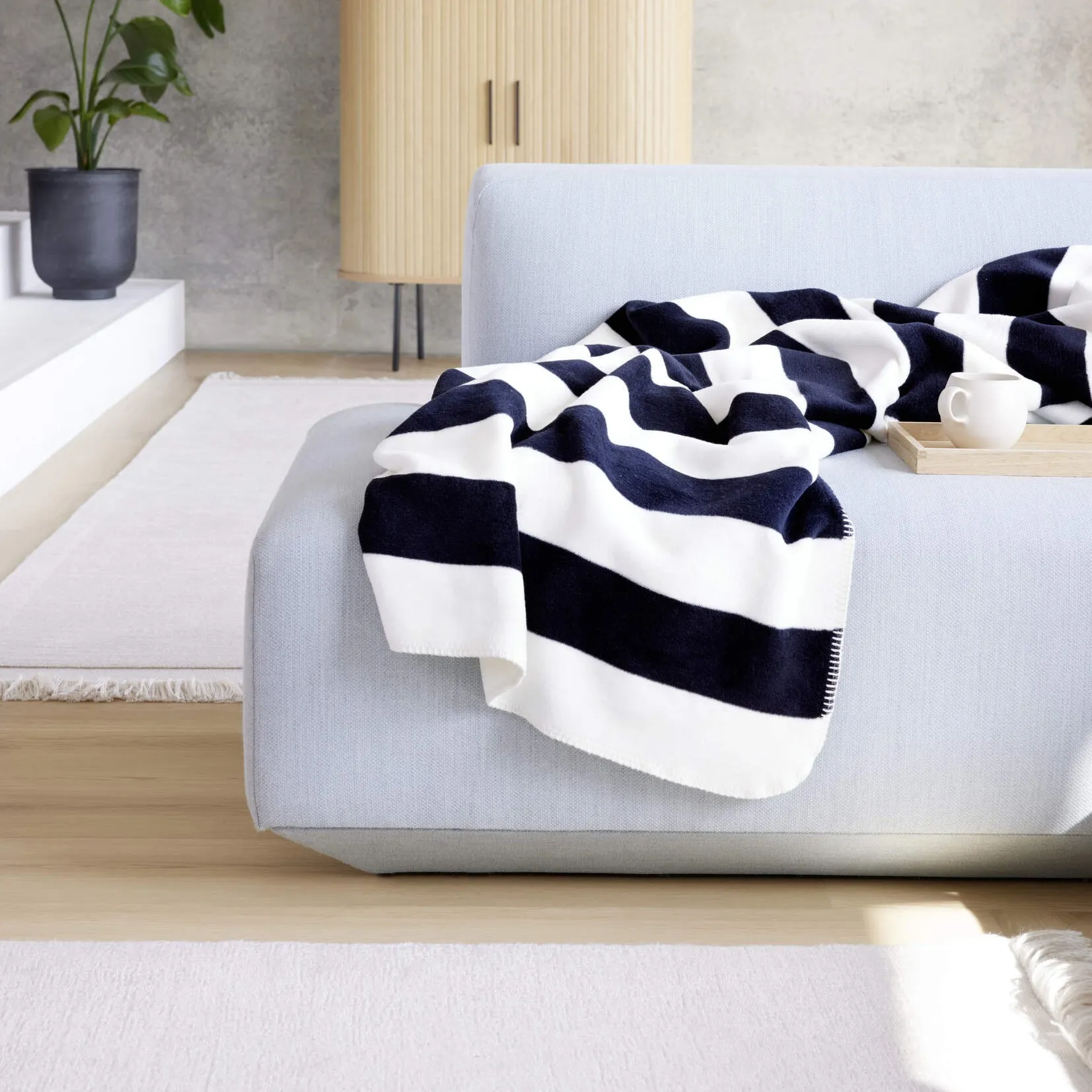 Ibena London Luxury Blanket - Black/White