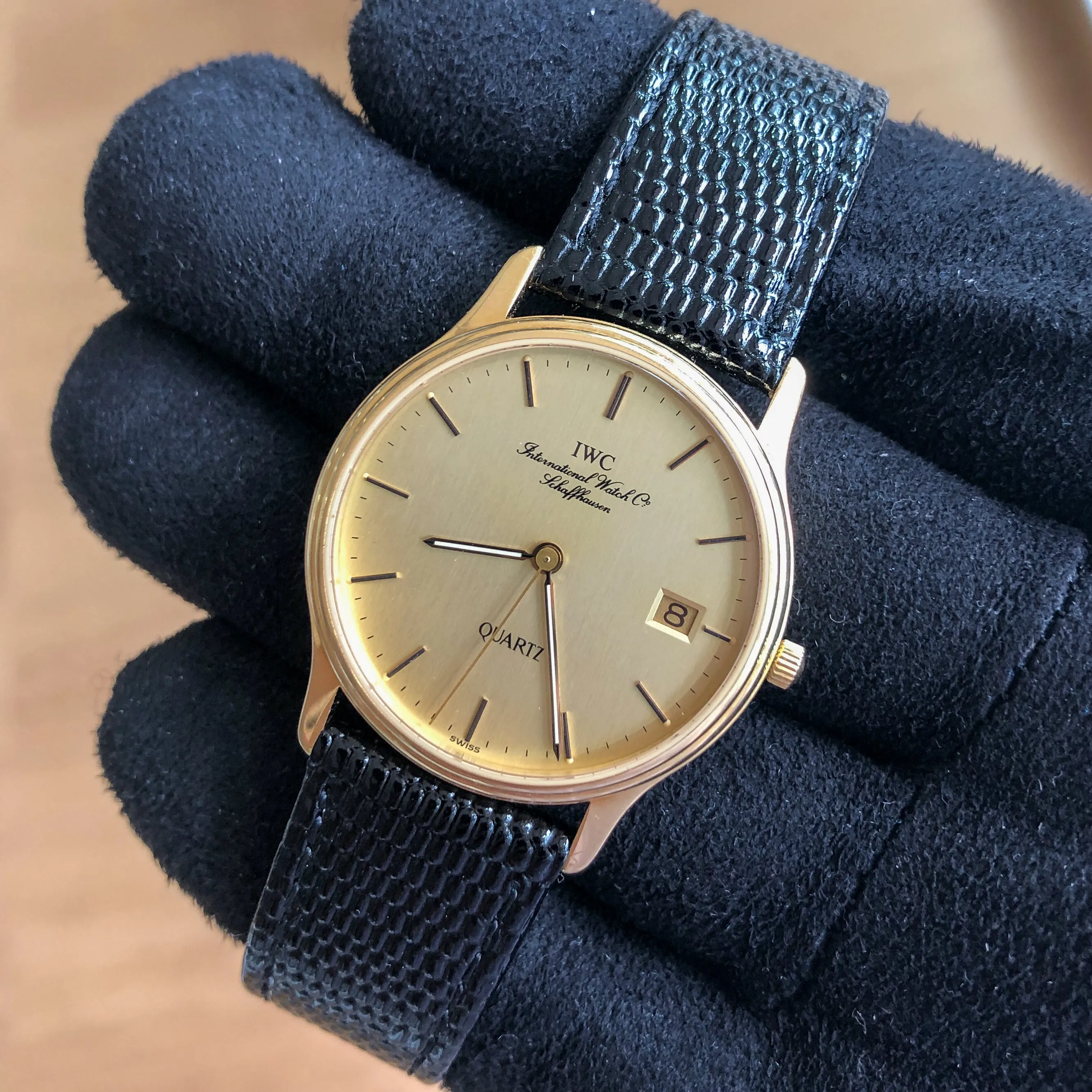 IWC Schaffhausen 3334 Quartz Rare Vintage c. 1989 18k Yellow Gold 32 mm