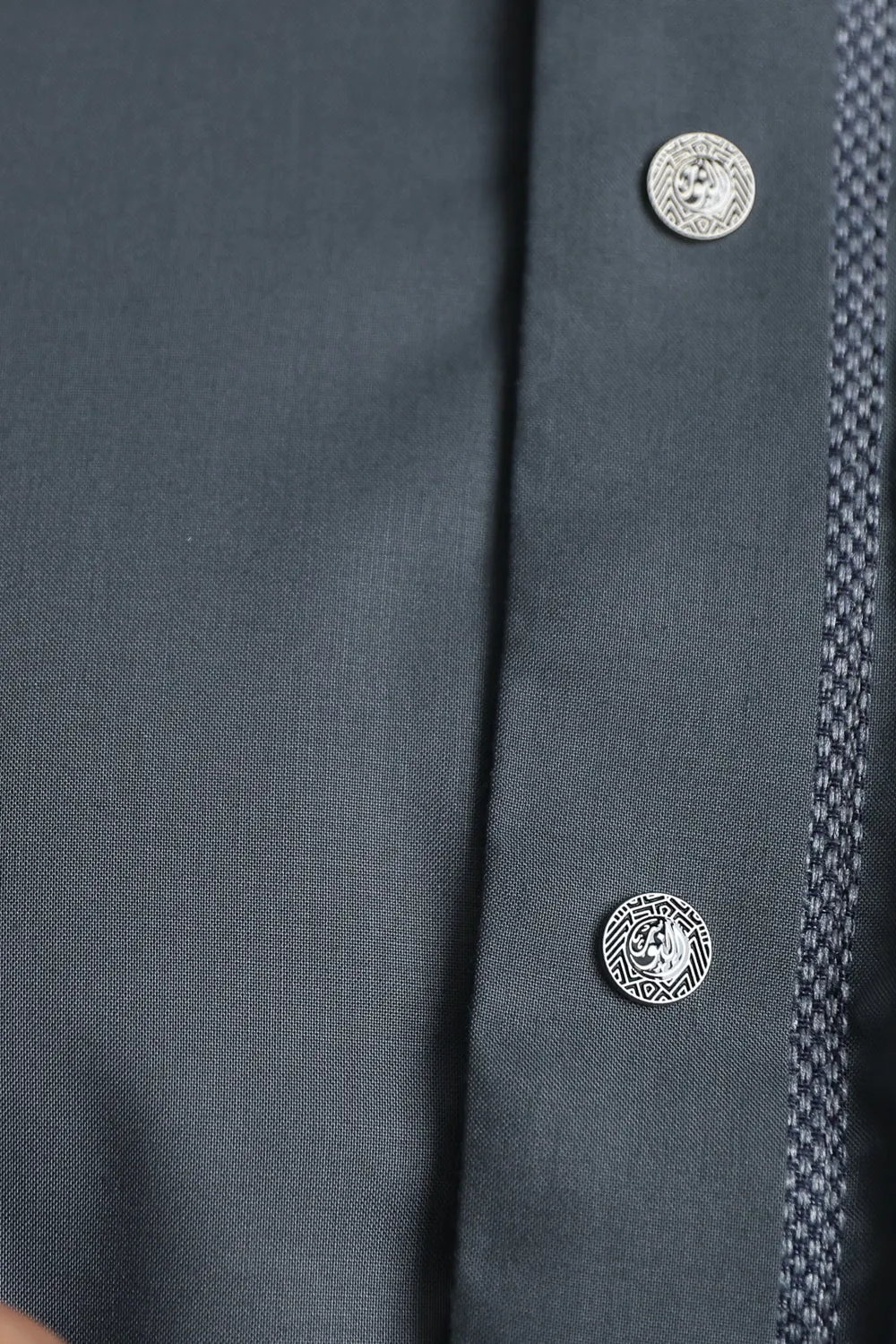 J104 Carbon Grey Textured Curve Thobe