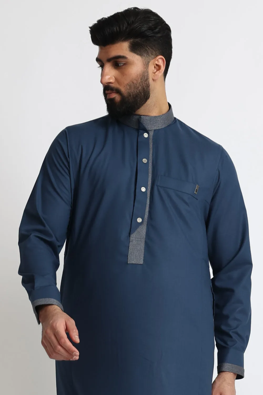 J104 Navy Textured Curve Thobe