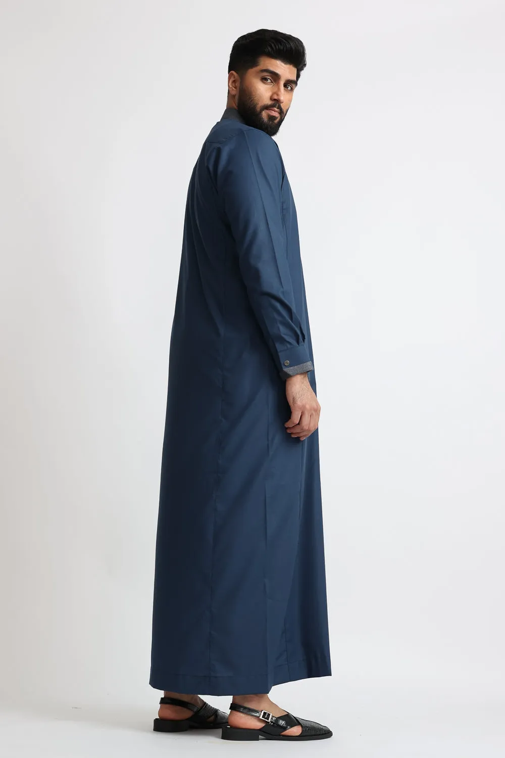 J104 Navy Textured Curve Thobe