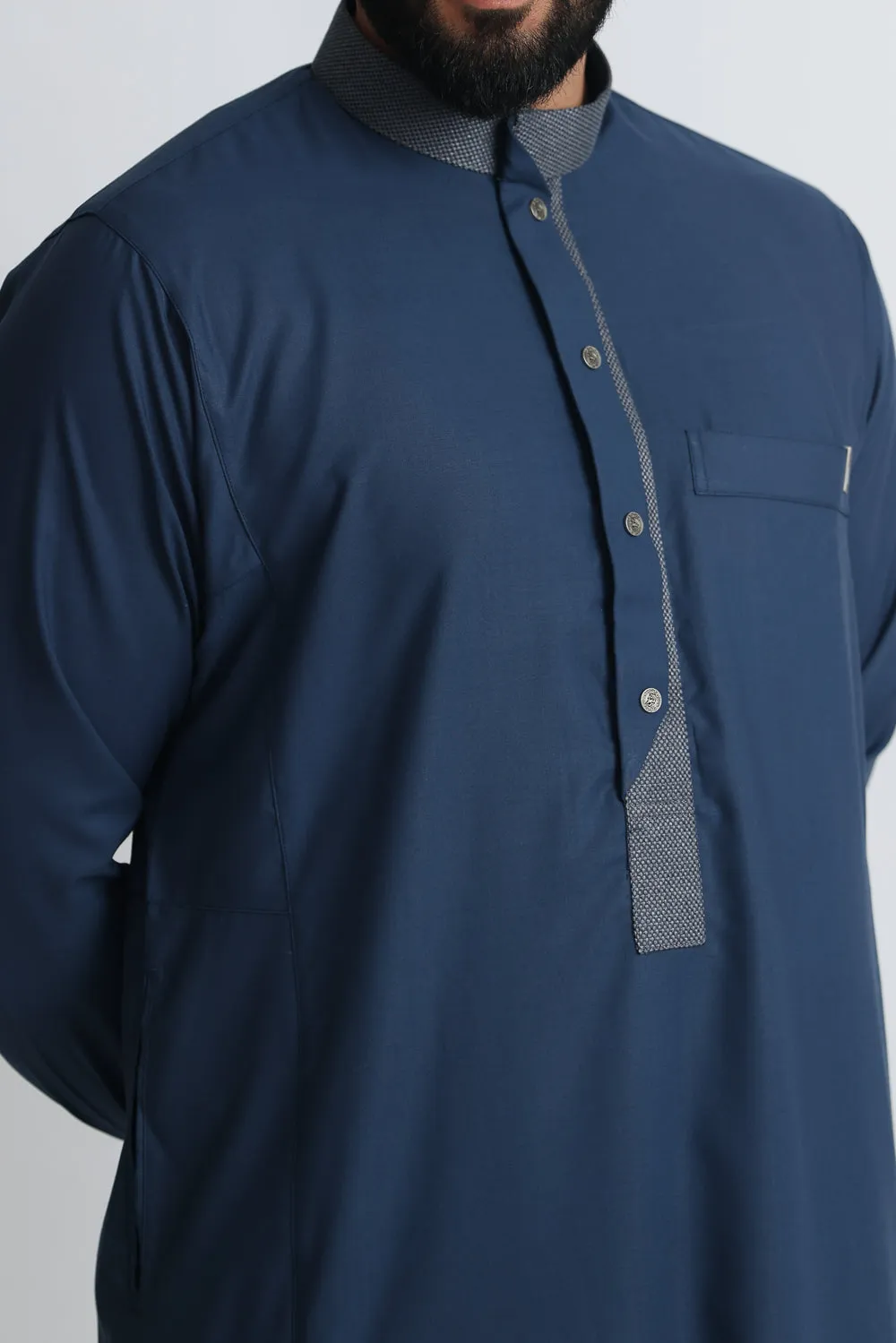 J104 Navy Textured Curve Thobe