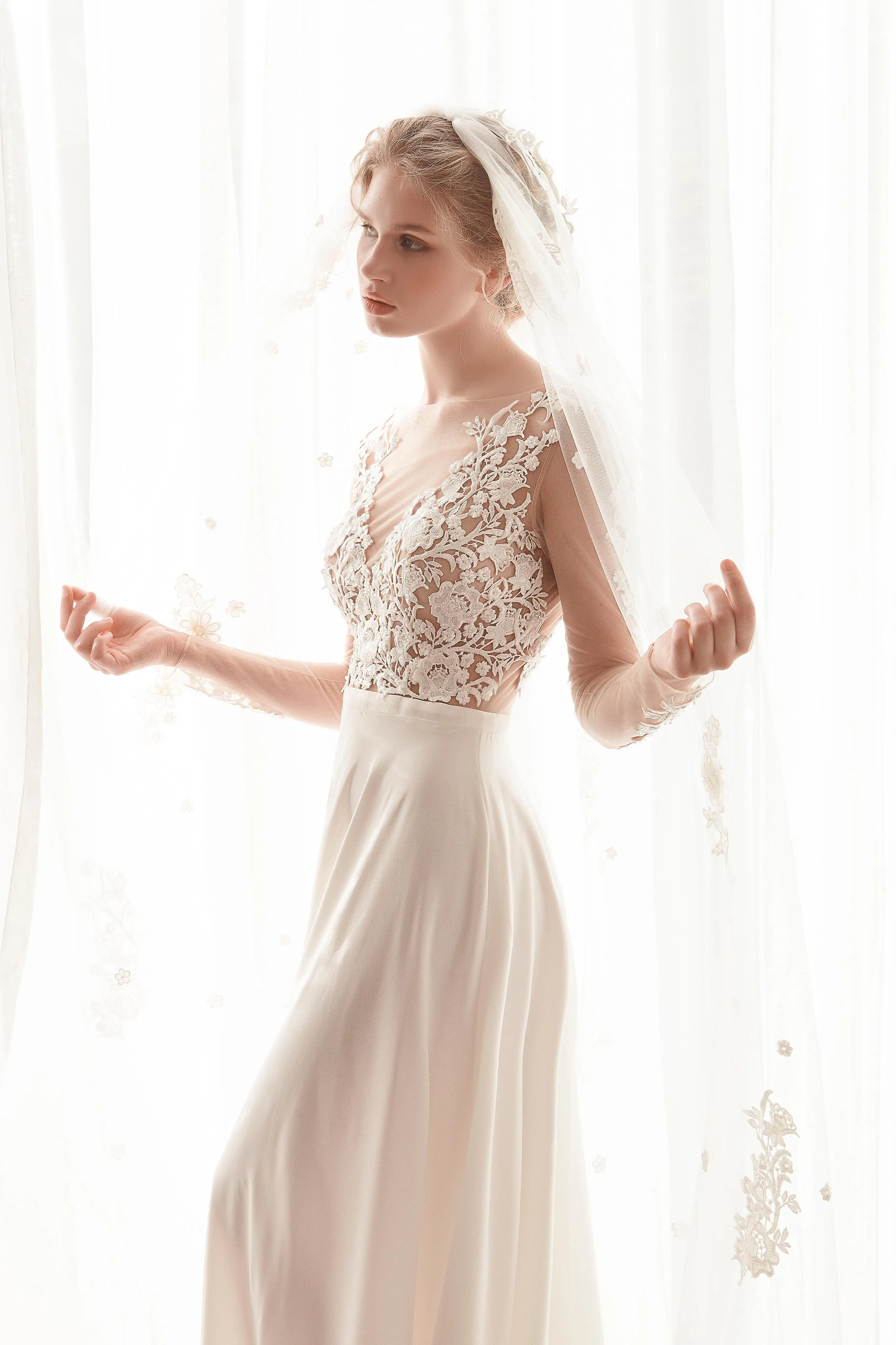 Lace Applique Bridal Veil (#Mabry)