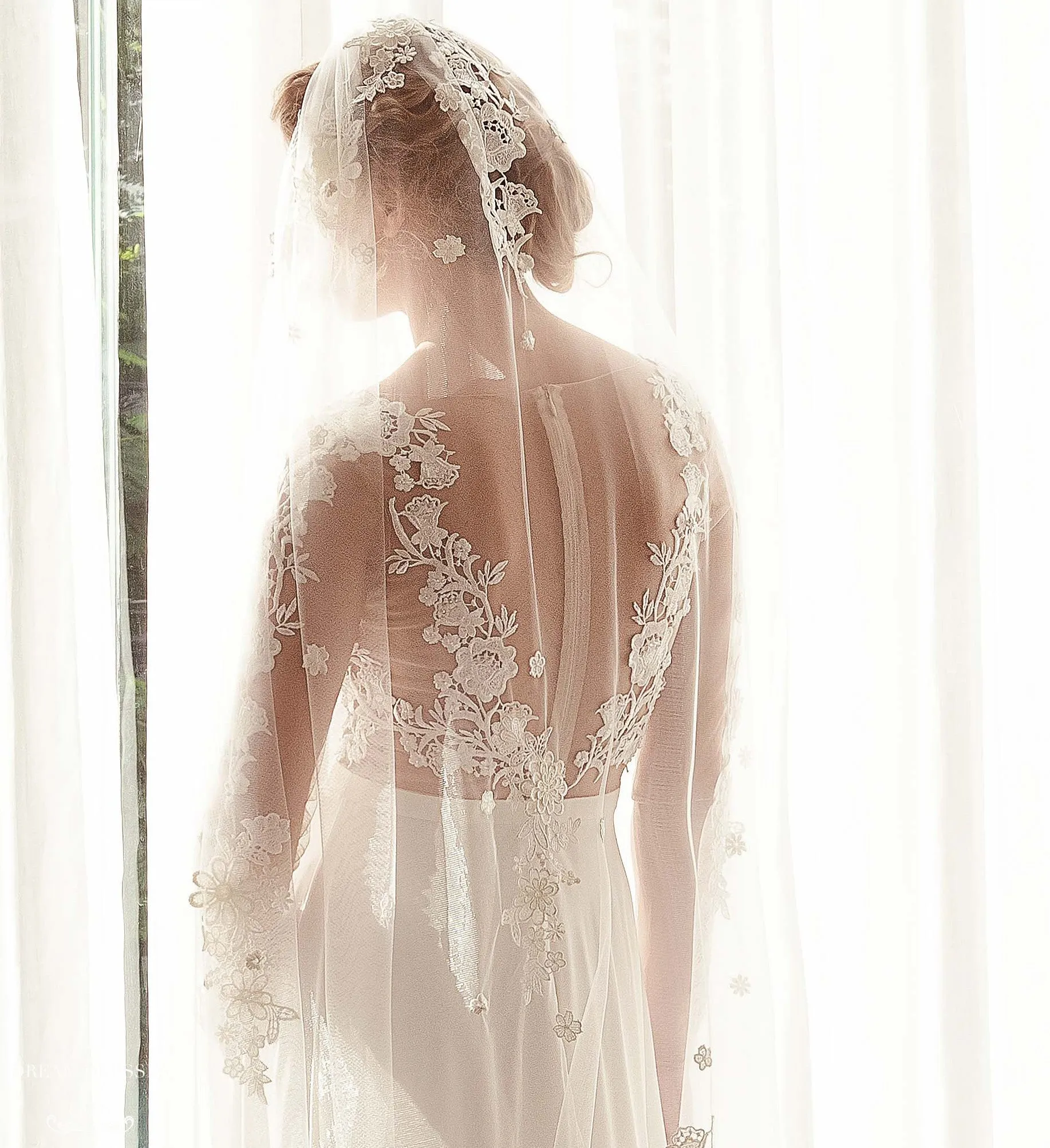 Lace Applique Bridal Veil (#Mabry)