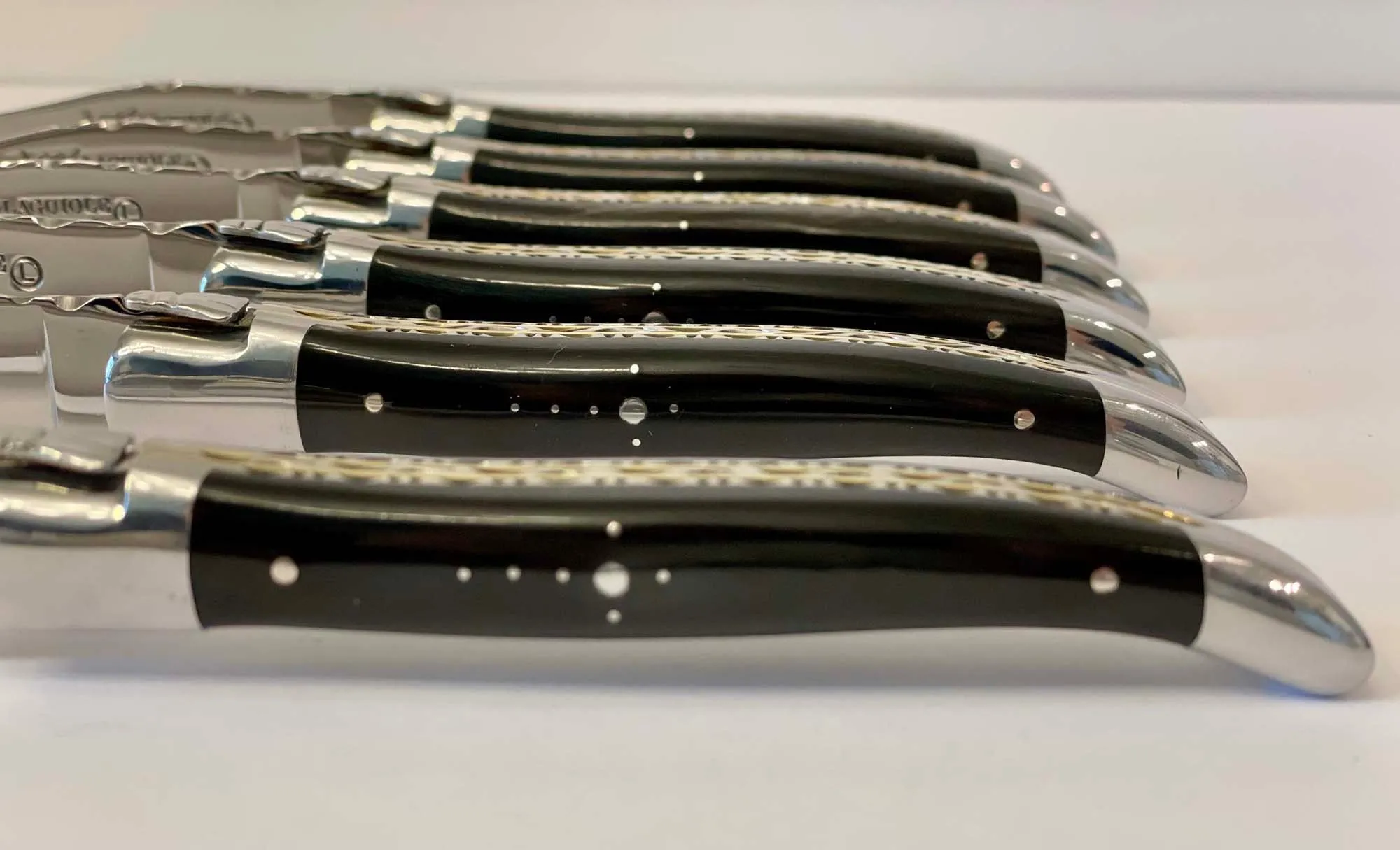 Laguiole en Aubrac Luxury Handcrafted Stainless Steel & Brass Double Plate 6-Piece Steak Knife Set with Buffalo Horn Handles