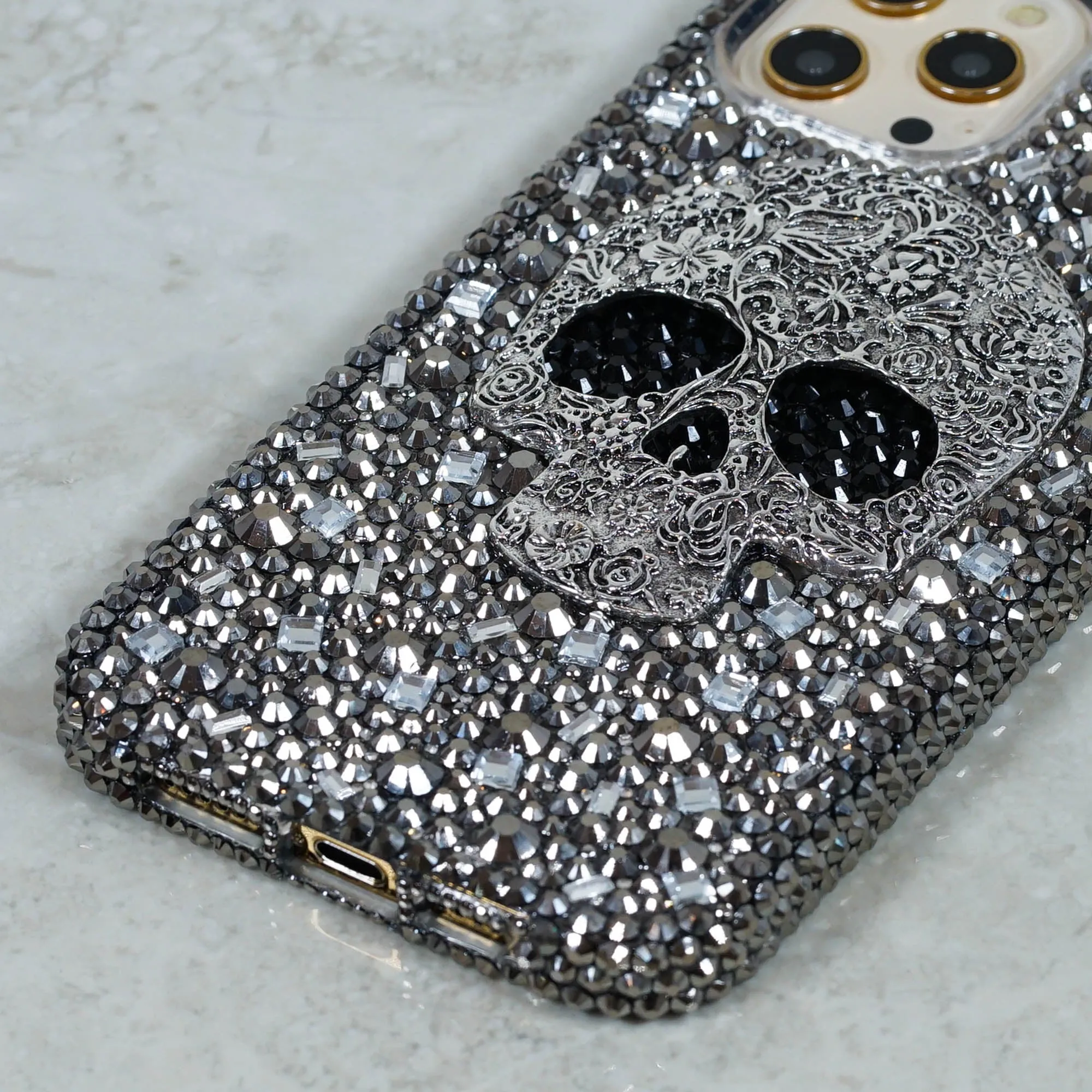 Large Metallic Skull Design (Style 428)