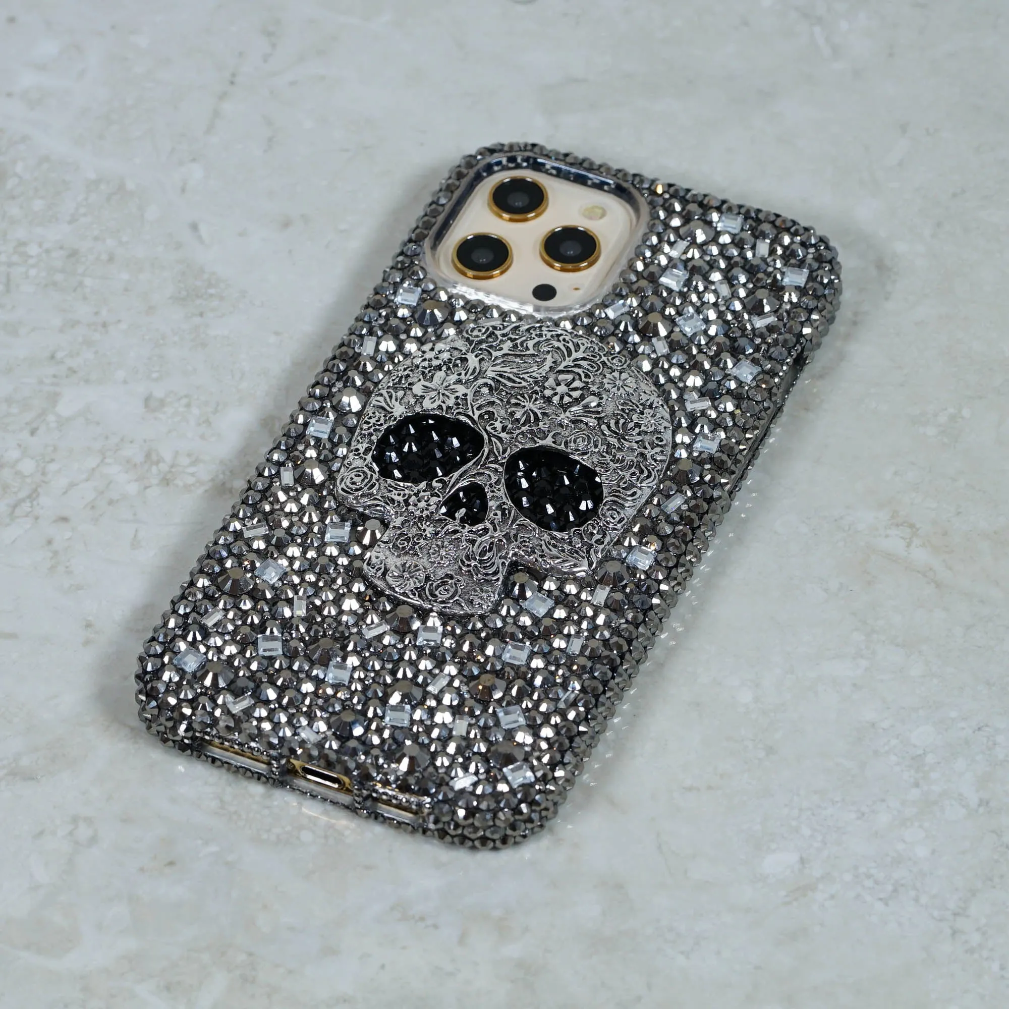 Large Metallic Skull Design (Style 428)
