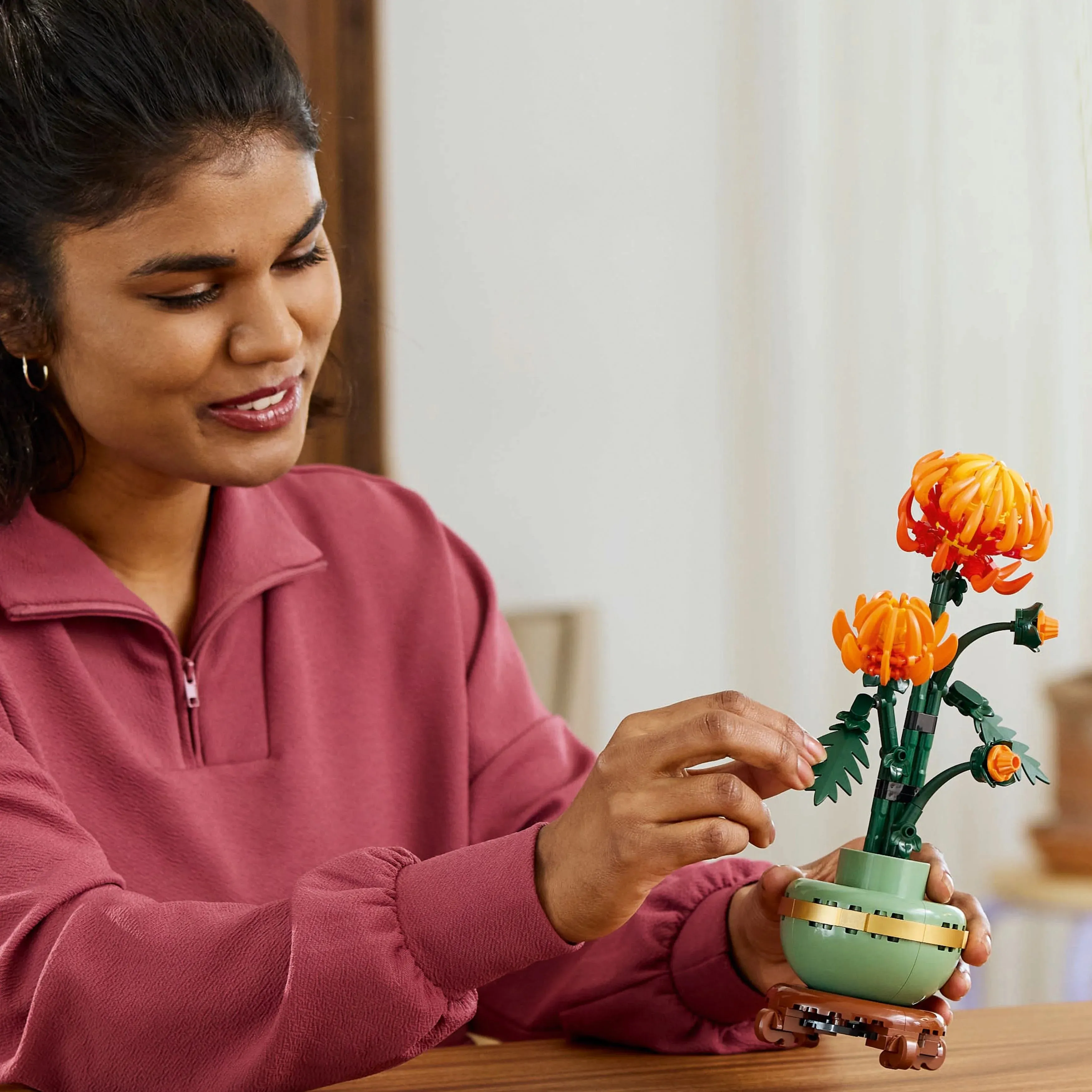 LEGO® Icons Chrysanthemum Flower Decor Building Set, Zero-Maintenance Plant Gift for Adults 10368